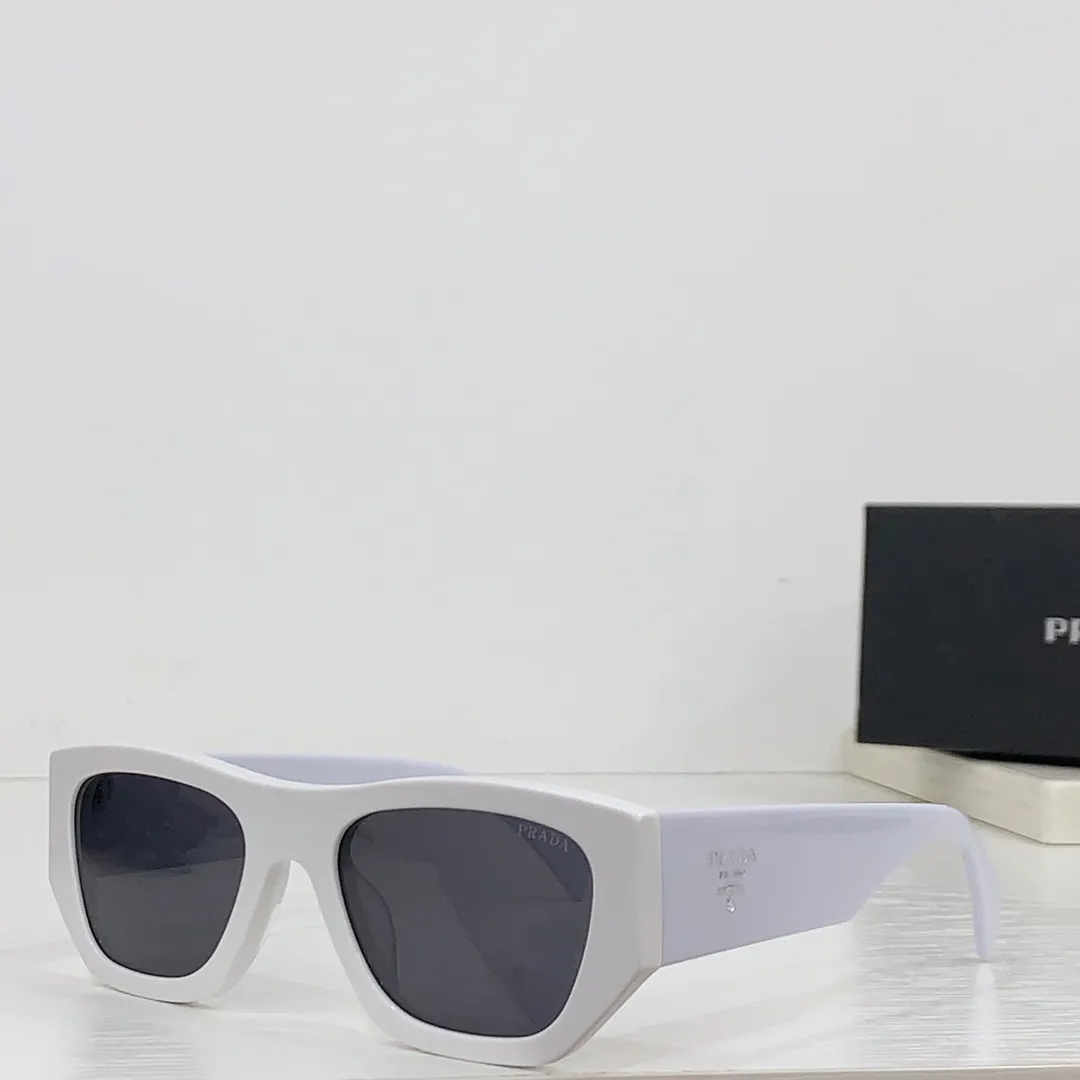 プラダ新作白サングラスアークデザイン