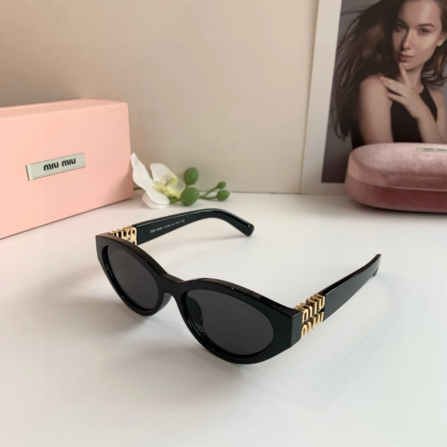 MIUMIU 新作黒キャッツアイサングラス - 画像 (3)
