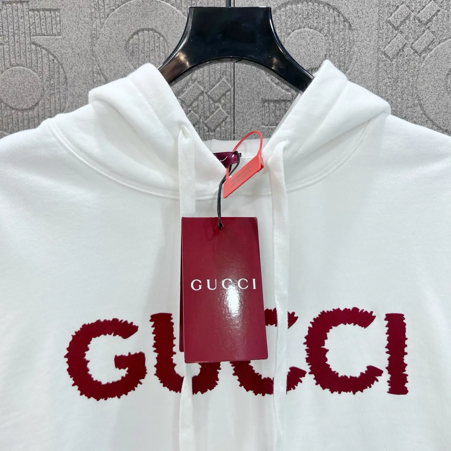 GUCCI 白黒ロゴプリントフーディー2025新作 - 画像 (7)