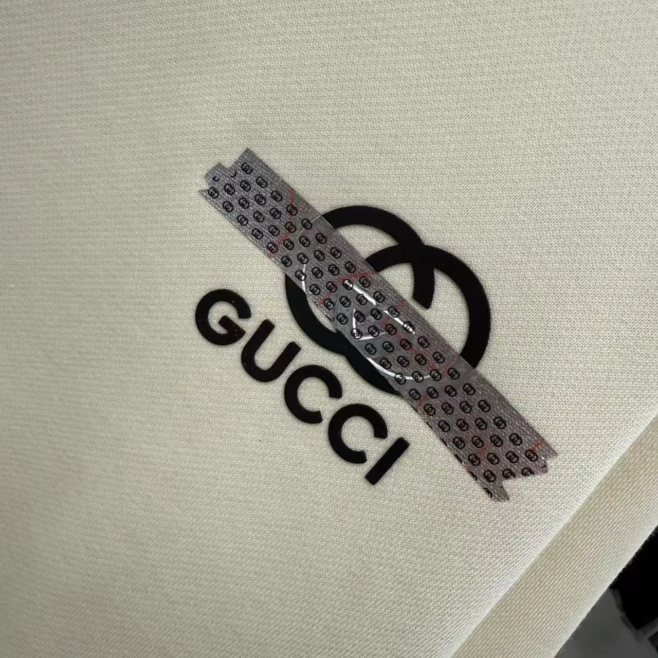 GUCCI 2025年秋冬 アプリコット ラウンドネック 長袖 スウェットシャツ - 画像 (7)