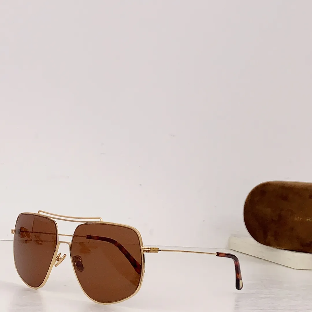 TOM FORD新作黒アークサングラスFT0927 - 画像 (5)