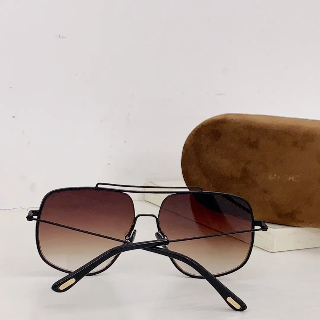 TOM FORD新作黒アークサングラスFT0927 - 画像 (9)