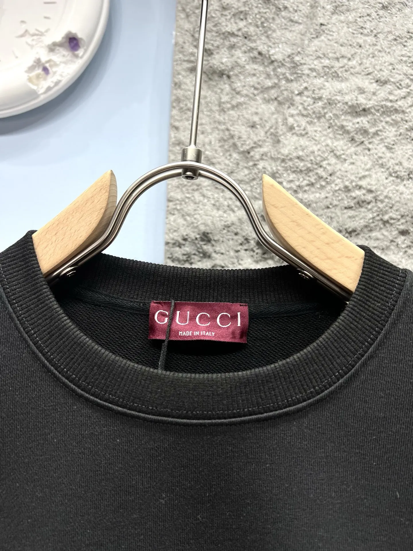 Gucci ブラックコントラストファントムレタリングクルーネックスウェットシャツ - 画像 (3)