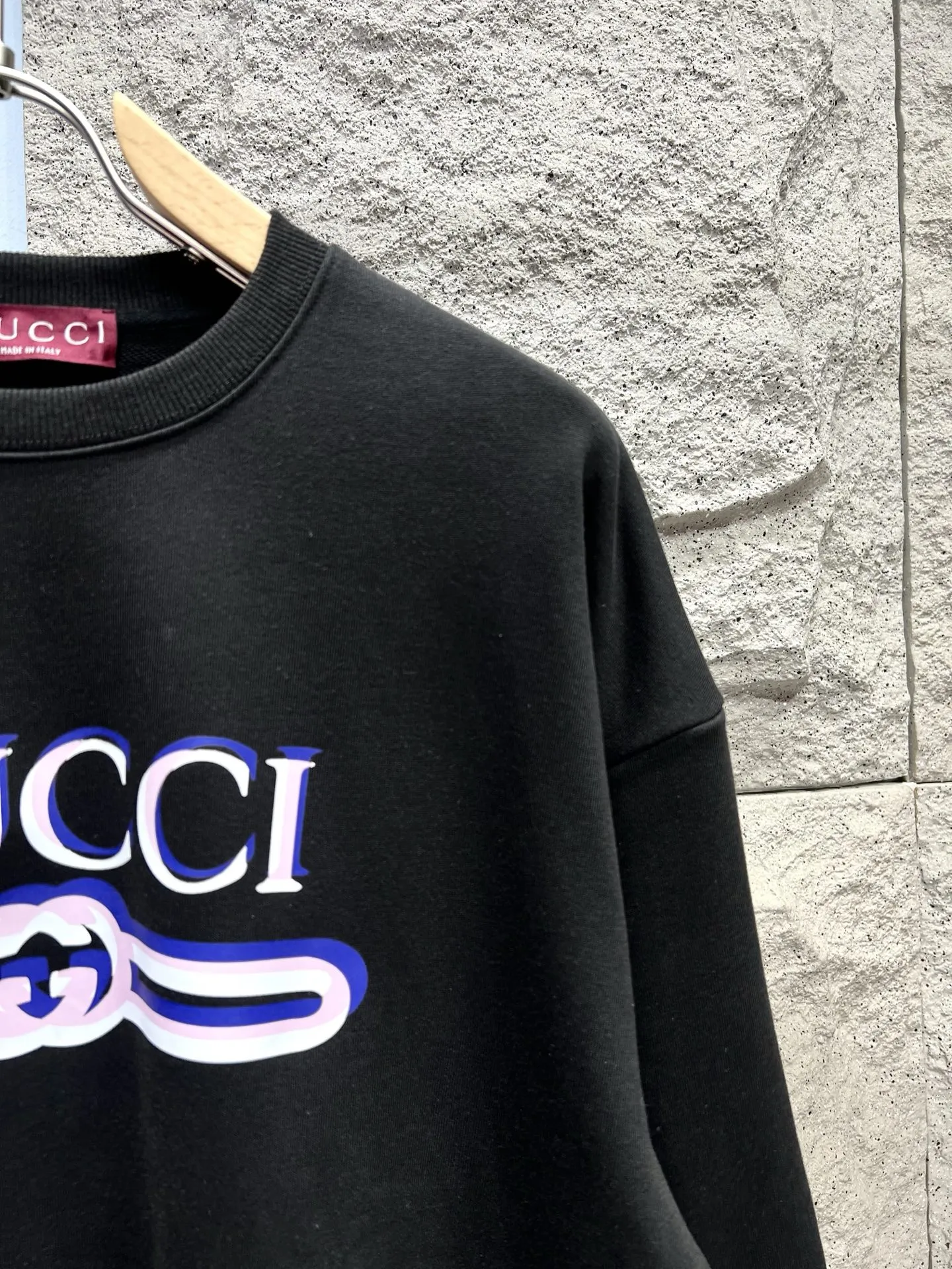 Gucci ブラックコントラストファントムレタリングクルーネックスウェットシャツ - 画像 (4)