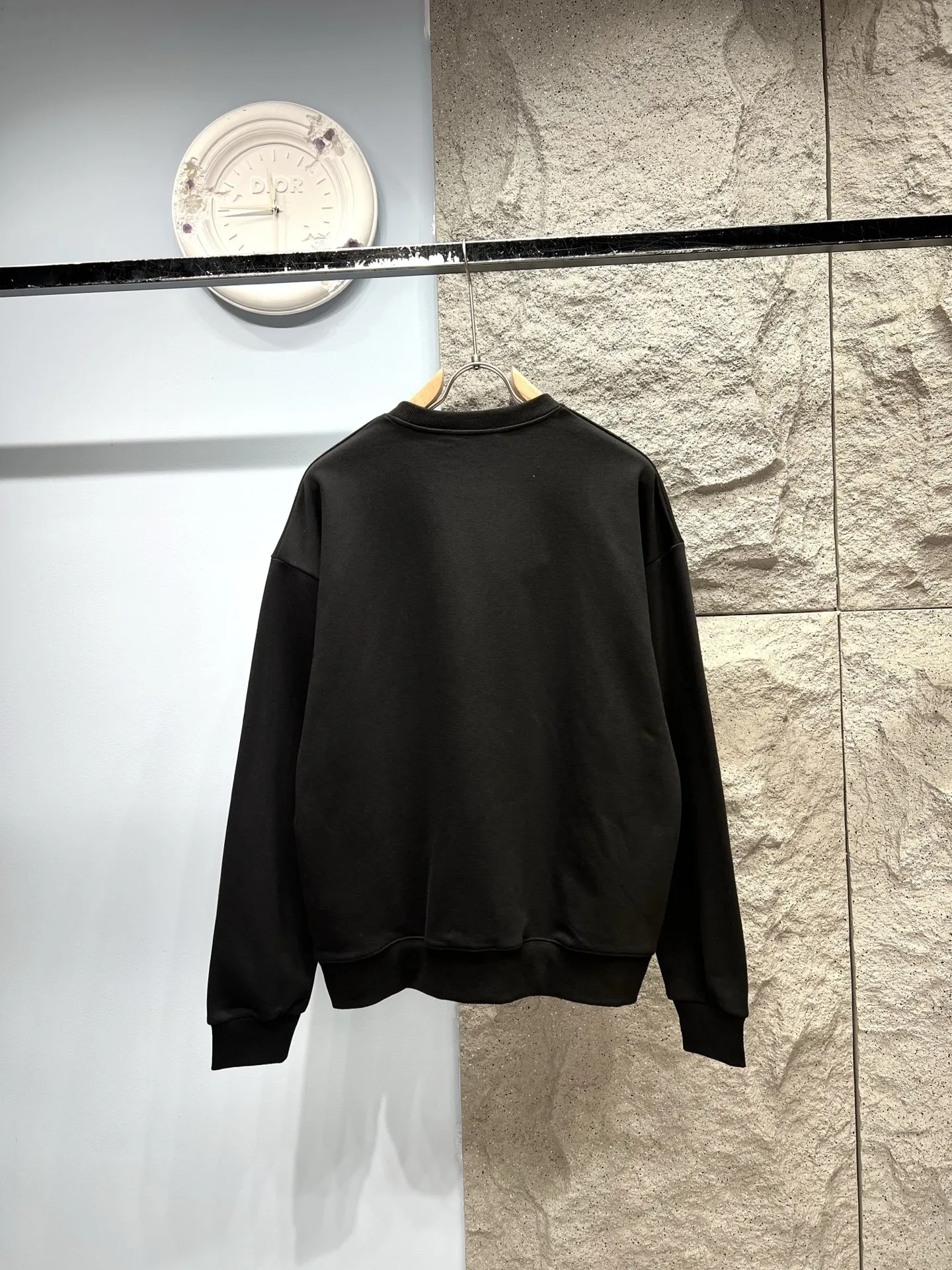 Gucci ブラックコントラストファントムレタリングクルーネックスウェットシャツ - 画像 (10)