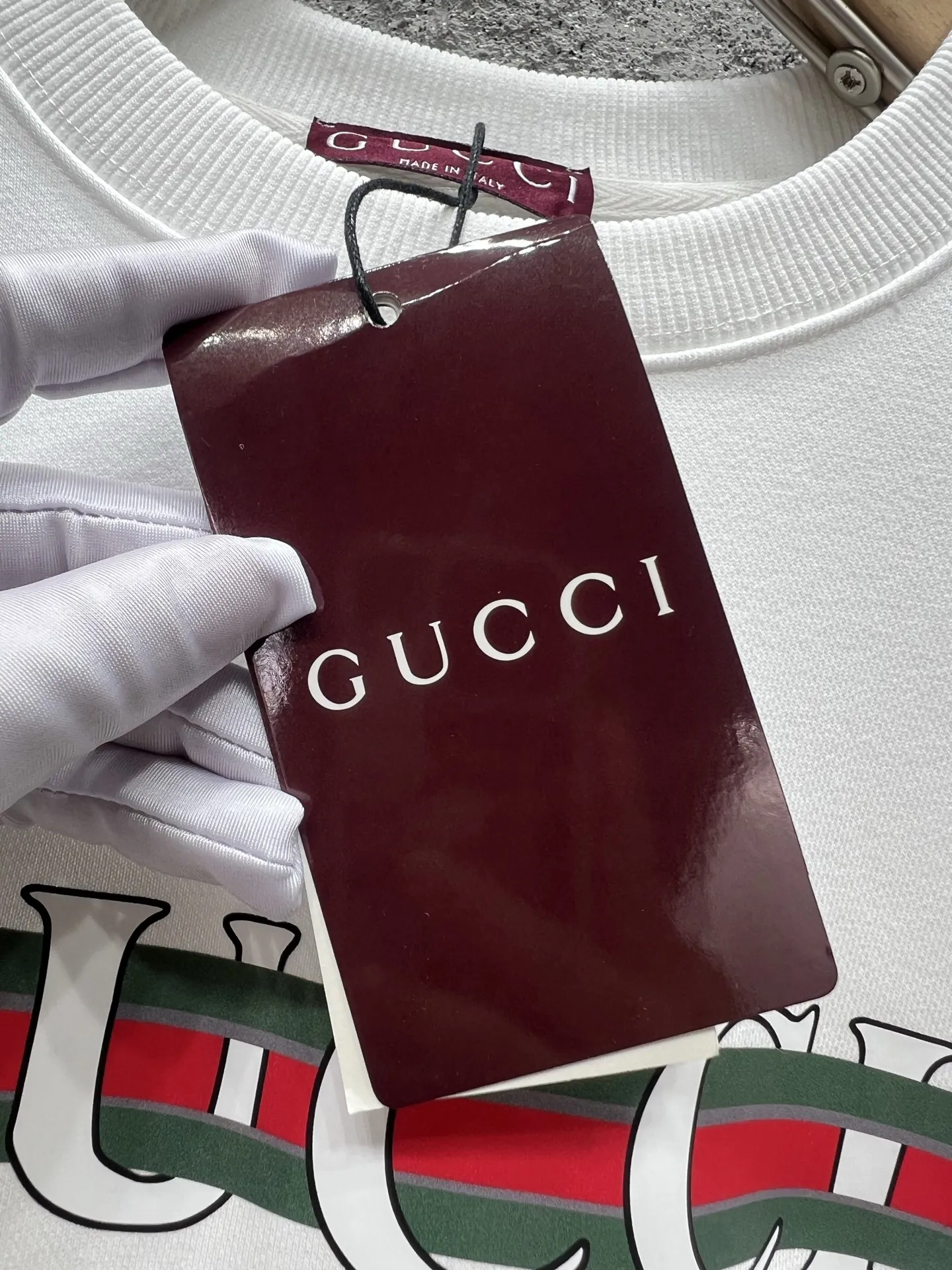 Gucci 白黒カラーロゴプリントラグランセーター - 画像 (8)