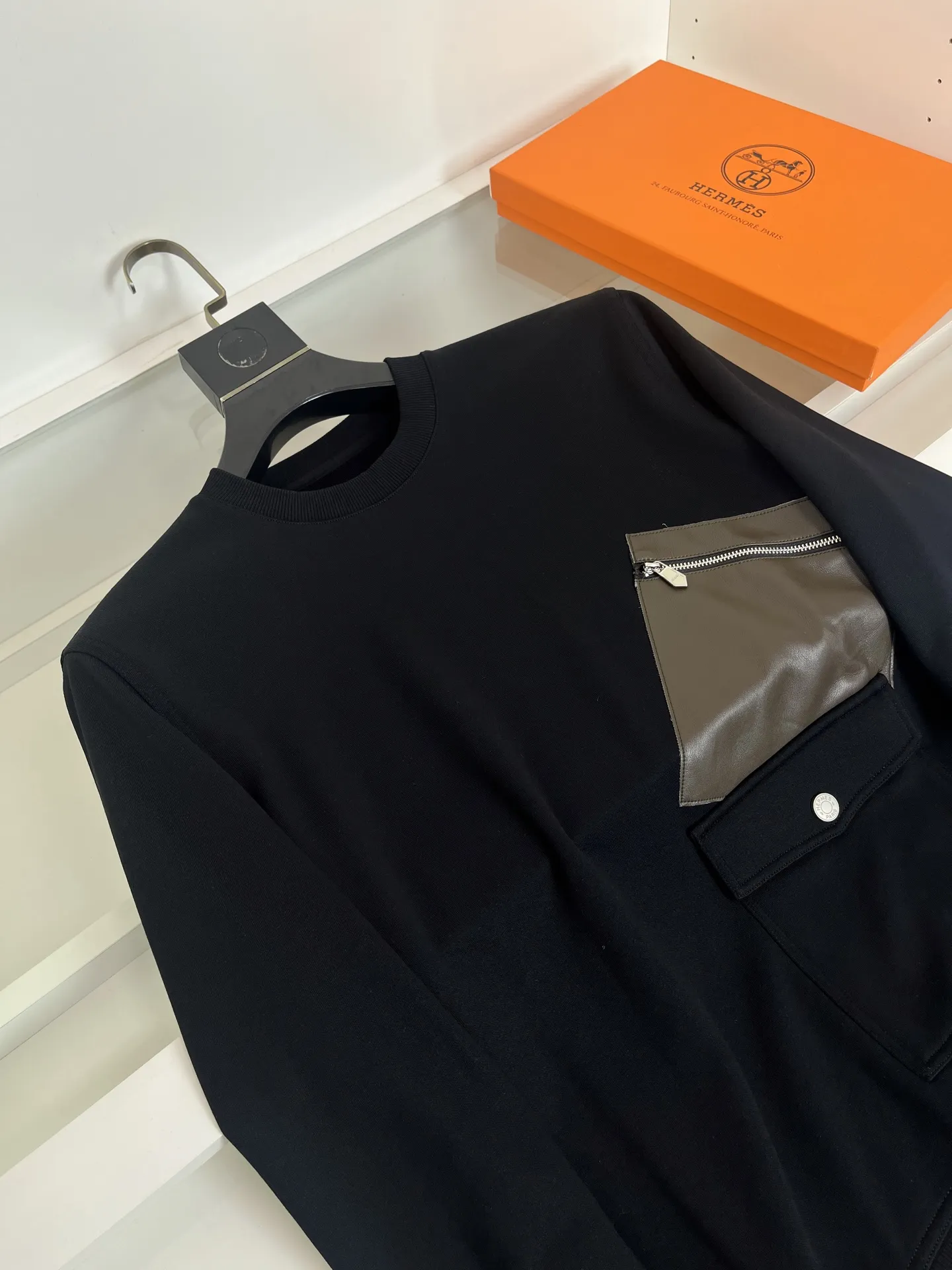 エルメス2025秋冬黒クルーネックパーカー - 画像 (4)