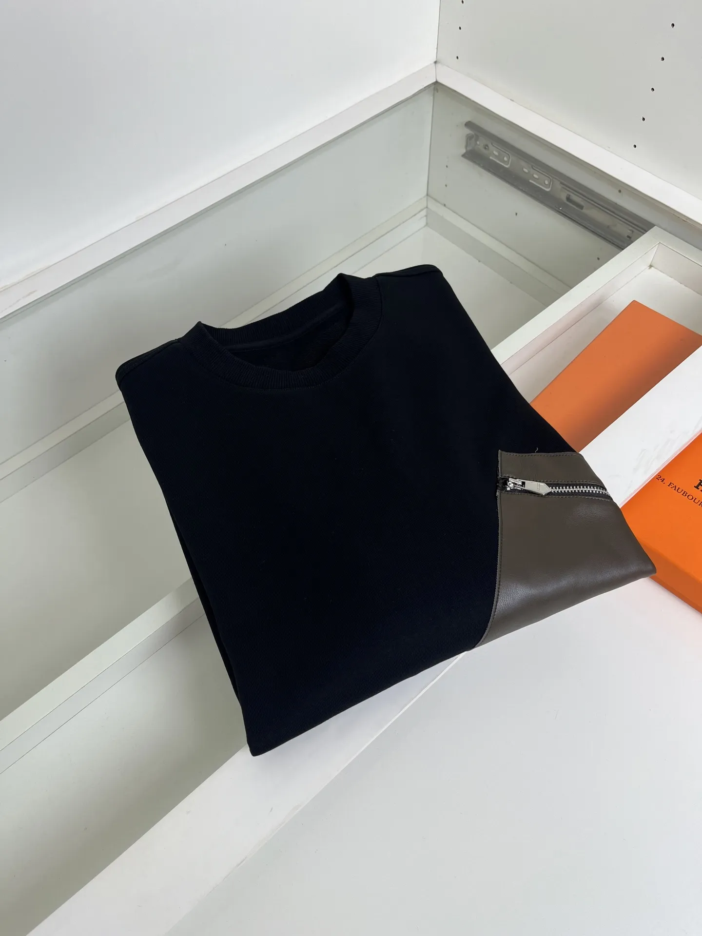 エルメス2025秋冬黒クルーネックパーカー - 画像 (9)