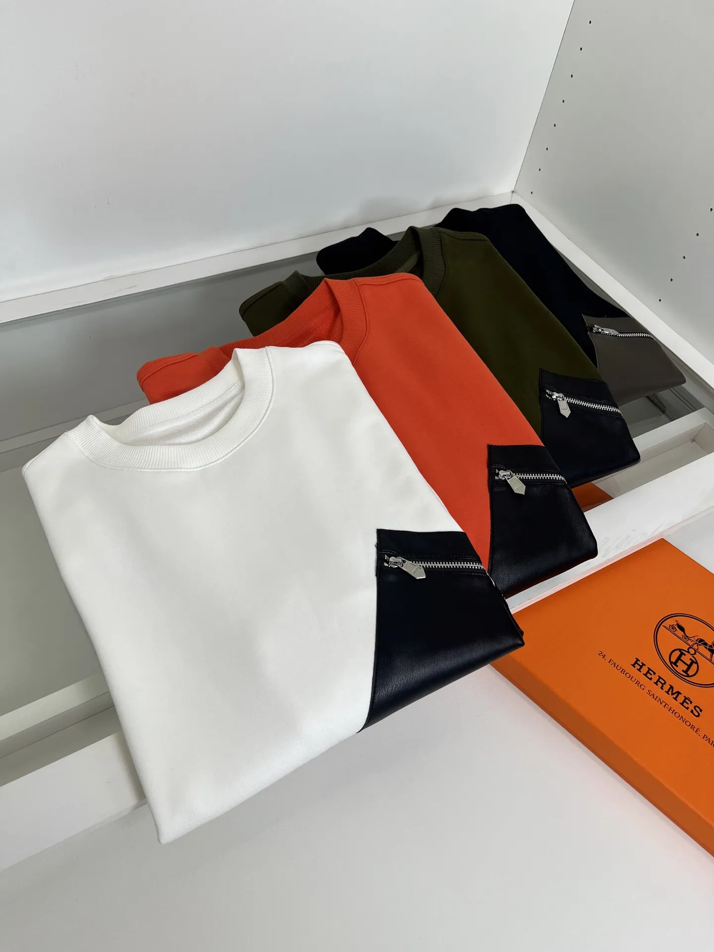 エルメス2025秋冬黒クルーネックパーカー - 画像 (10)