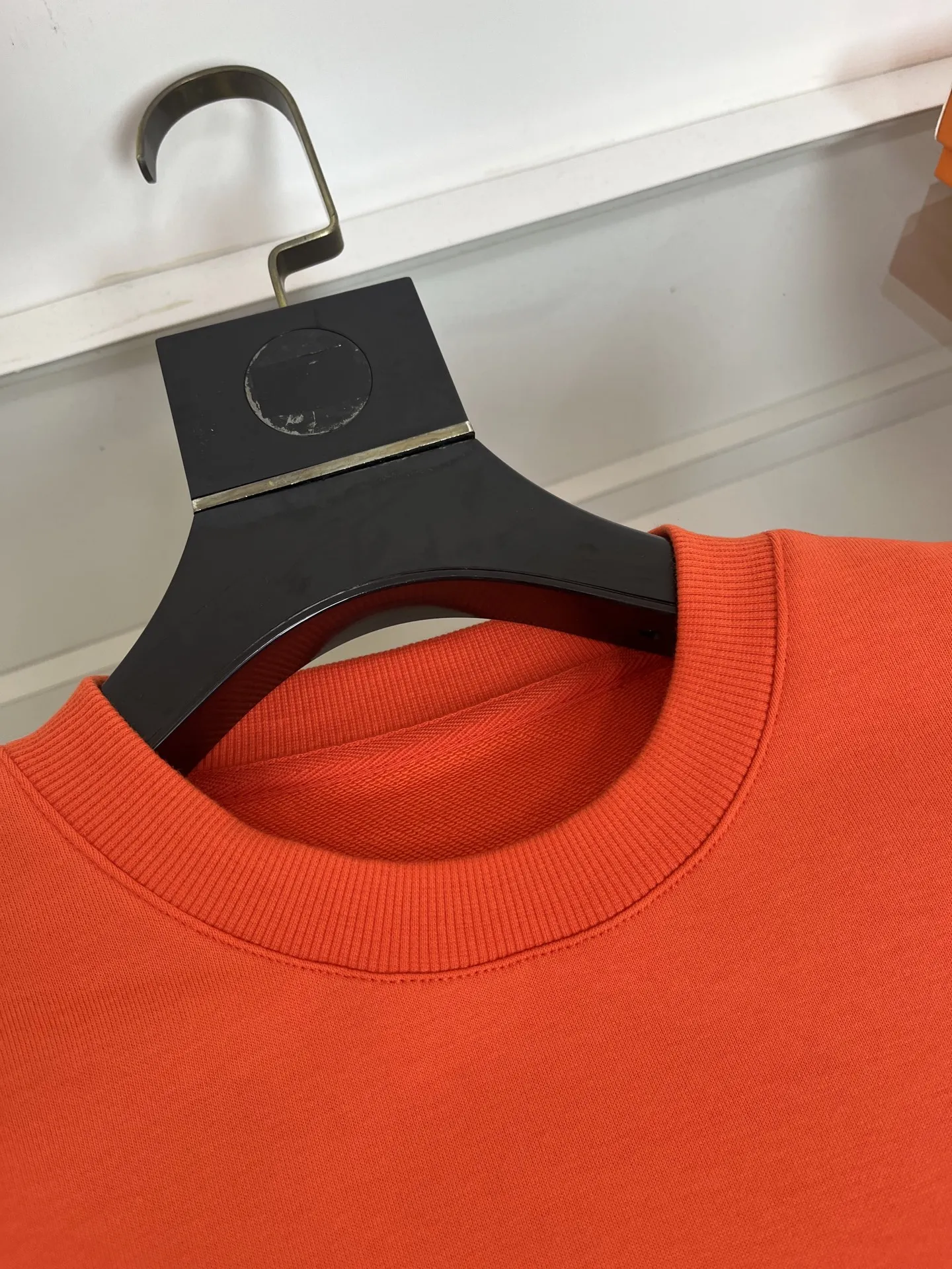 エルメス2025秋冬オレンジカラーセーター - 画像 (5)