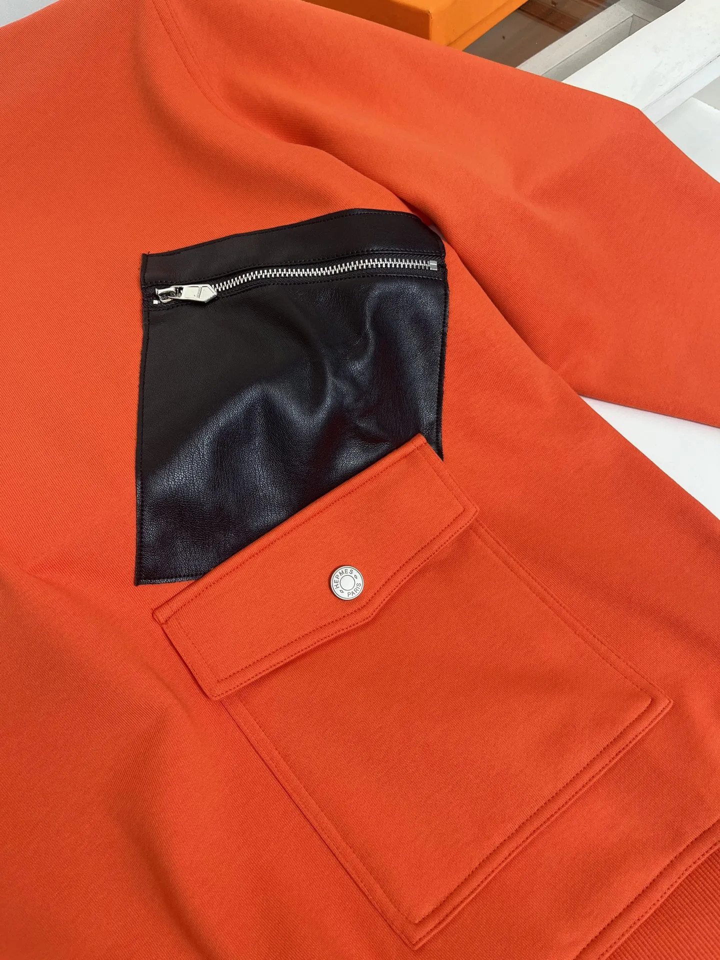 エルメス2025秋冬オレンジカラーセーター - 画像 (7)