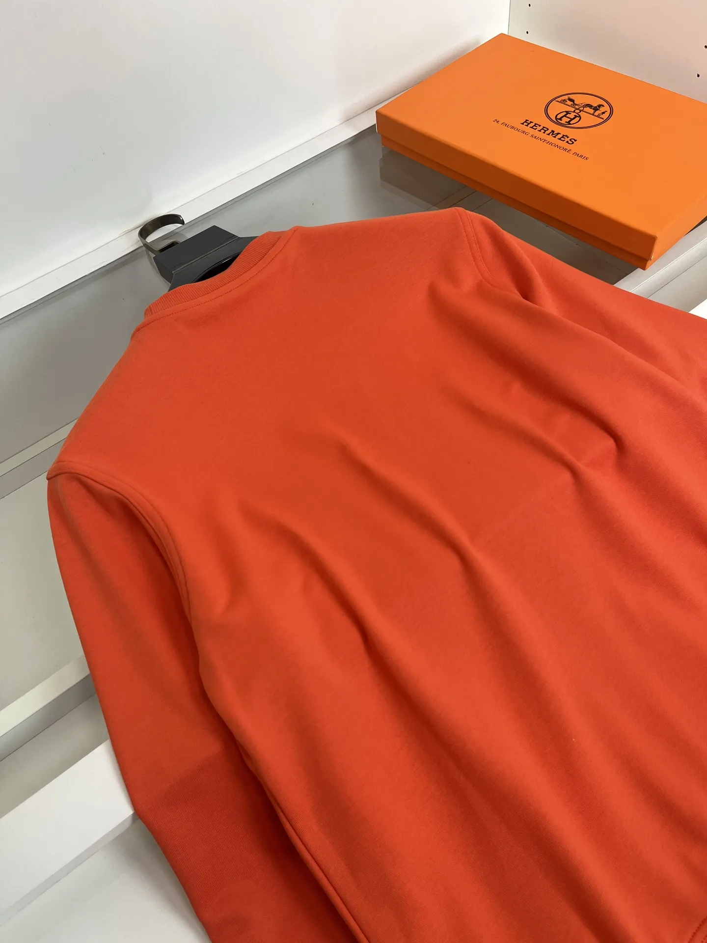 エルメス2025秋冬オレンジカラーセーター - 画像 (8)