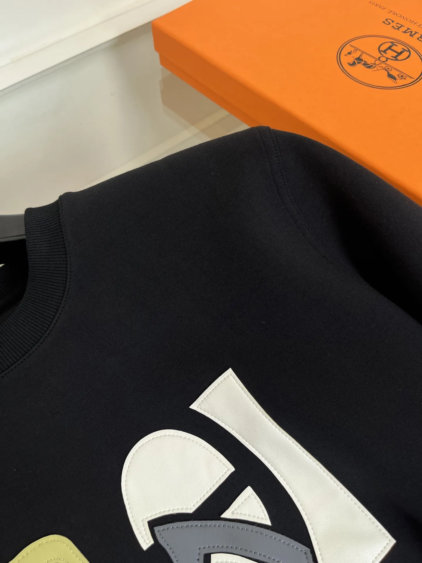 エルメス H Puzzle 黒 クルーネックセーター - 画像 (7)