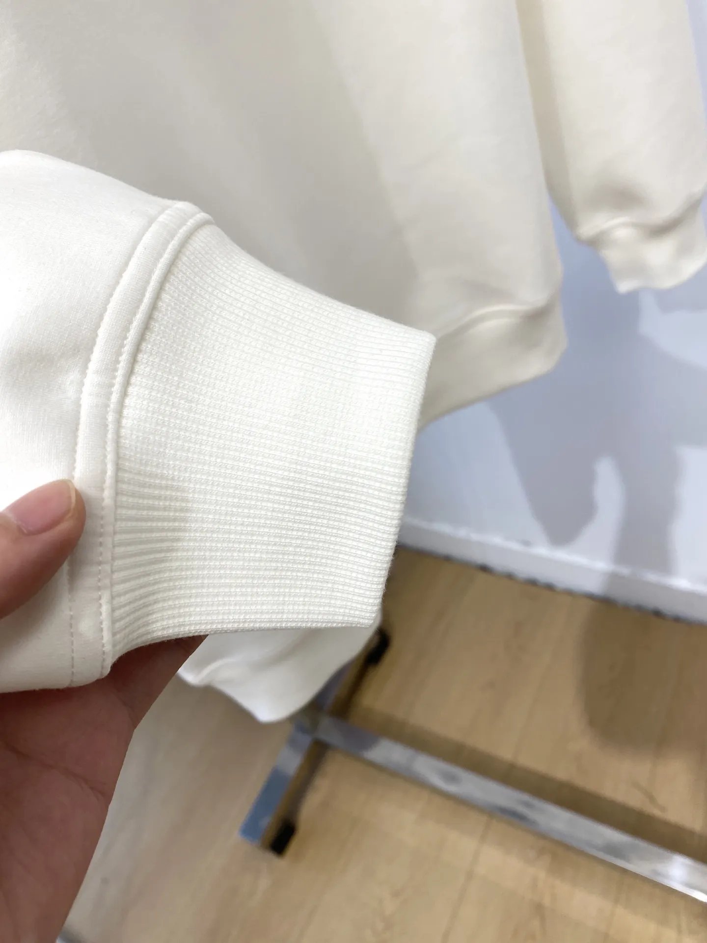 エルメス 2025新作スウェット ホワイト刺繍デザイン - 画像 (8)