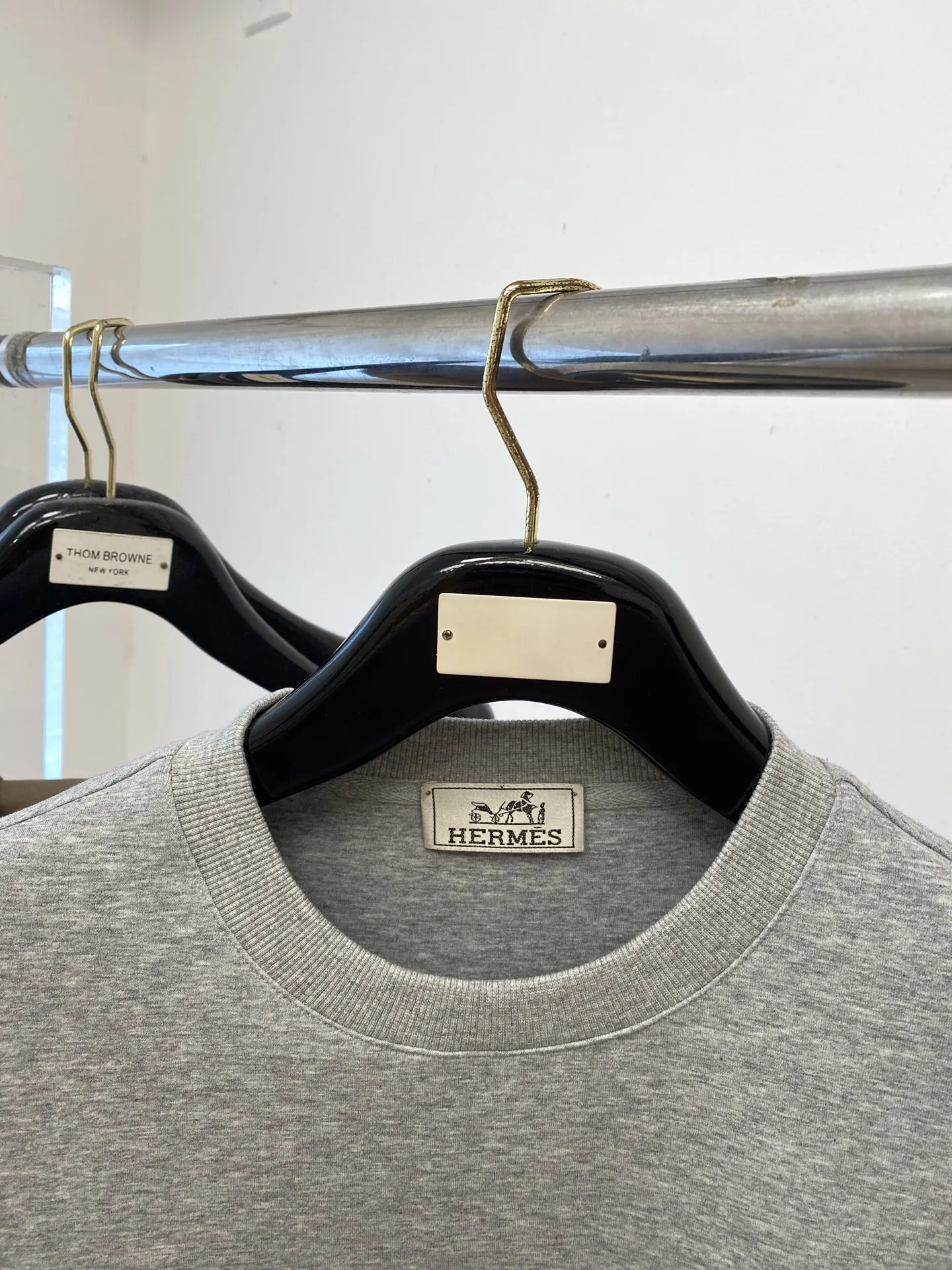 エルメス グレー刺繍ロゴ 2025新作スウェット - 画像 (3)