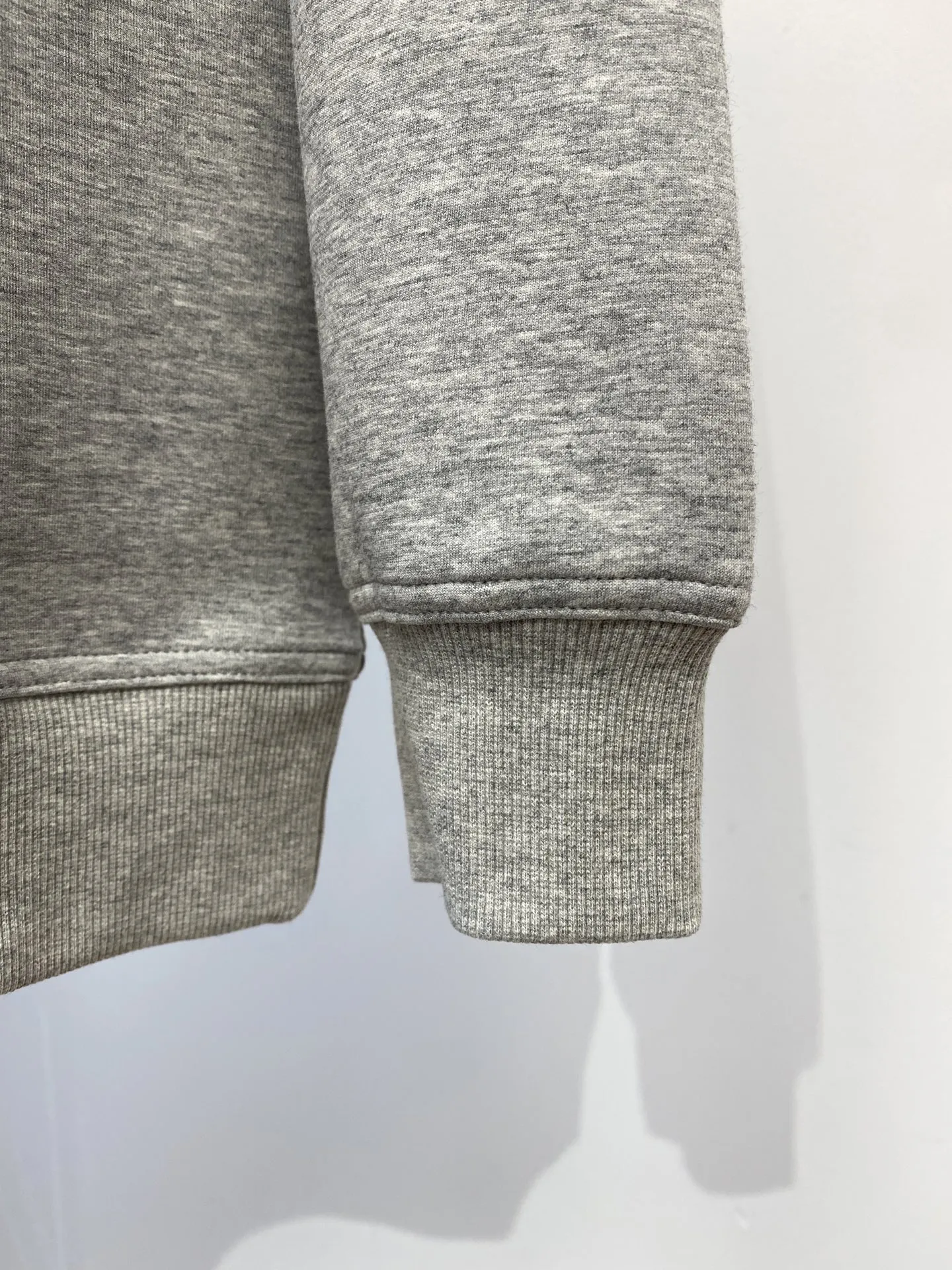 エルメス グレー刺繍ロゴ 2025新作スウェット - 画像 (7)