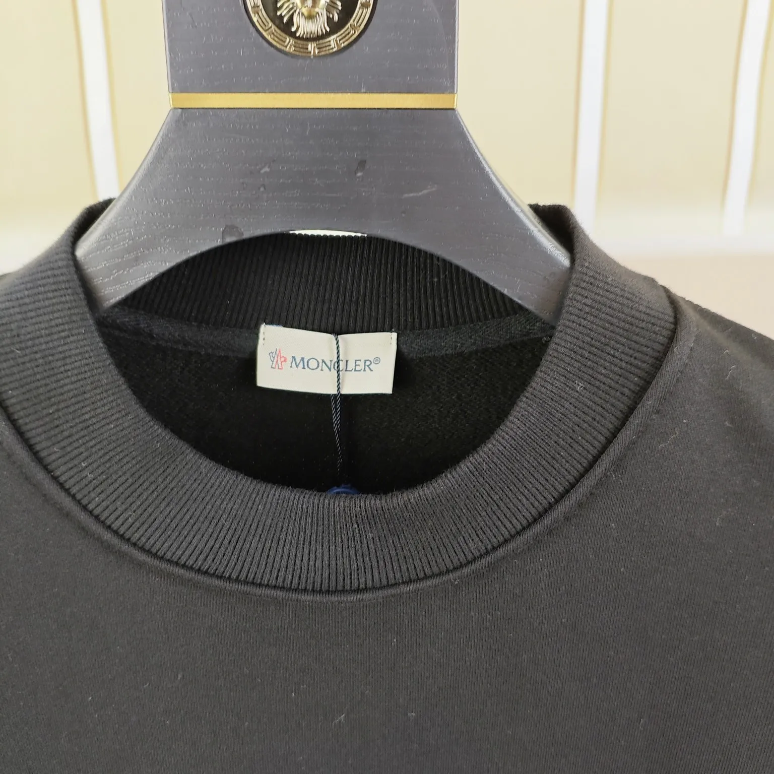 Moncler 黒ロゴプリントスウェット - 画像 (5)