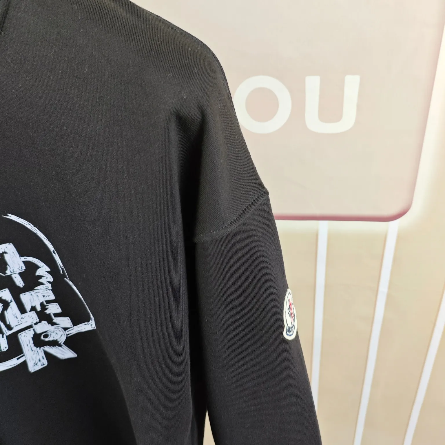 Moncler 黒ロゴプリントスウェット - 画像 (7)
