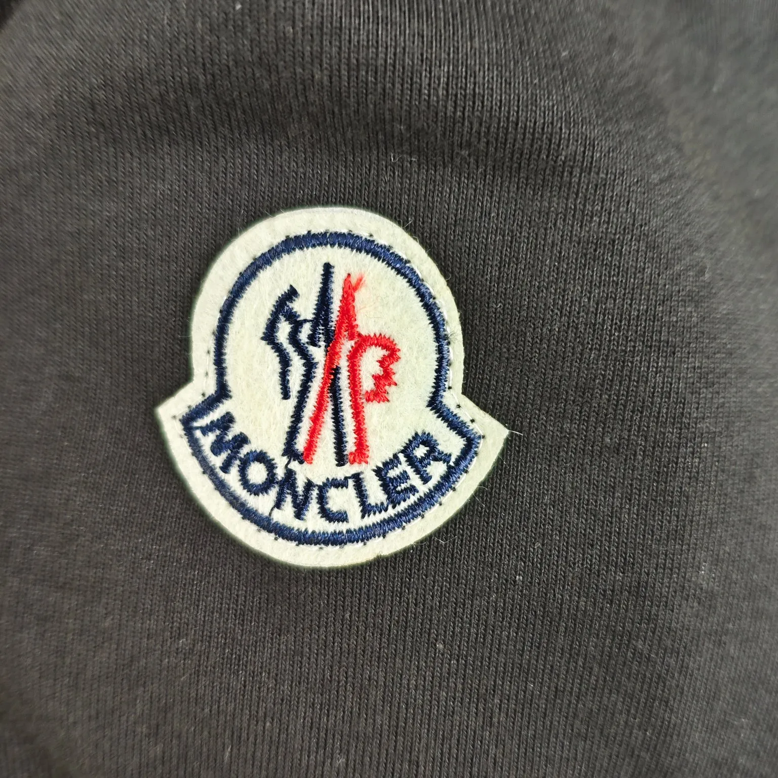 Moncler 新しい黒のメンズカジュアルスウェットシャツ - 画像 (6)