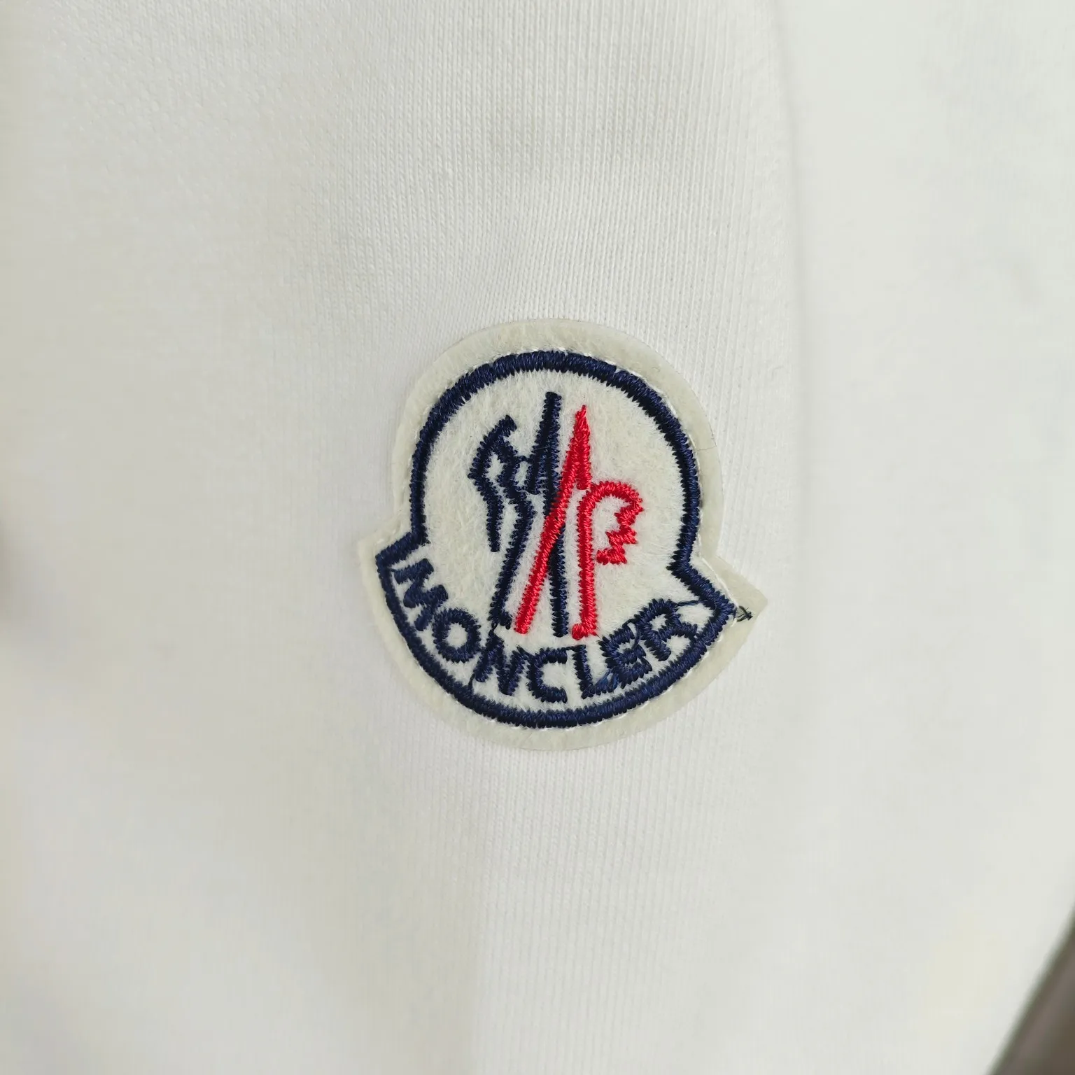 Moncler メンズホワイトカジュアルスウェットシャツ - 画像 (5)