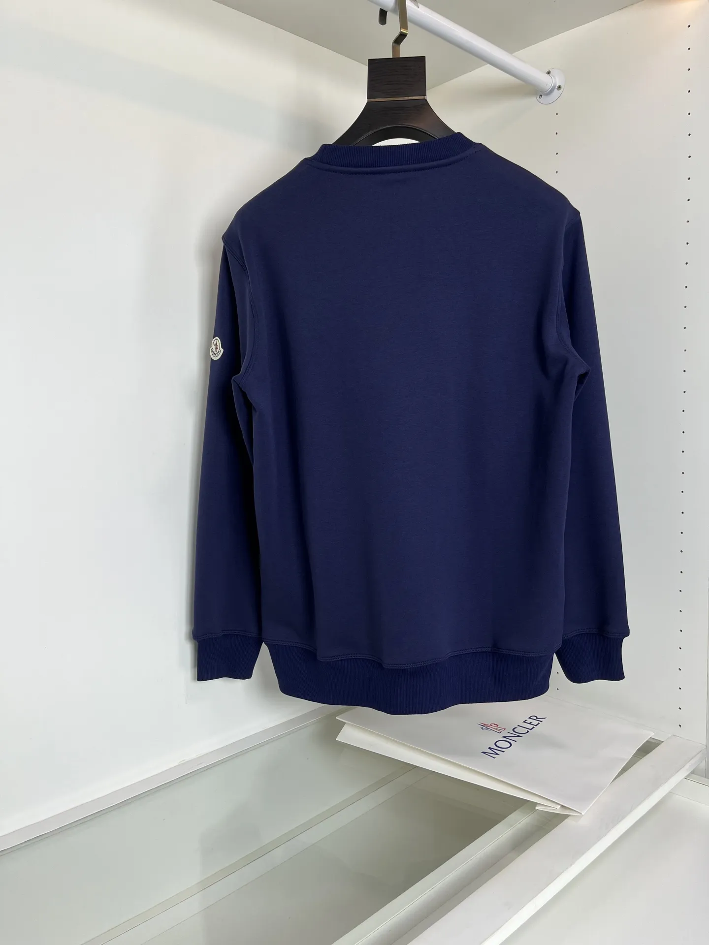 Moncler モンクレール 2025秋冬 ブルー 刺繍ロゴスウェット - 画像 (3)