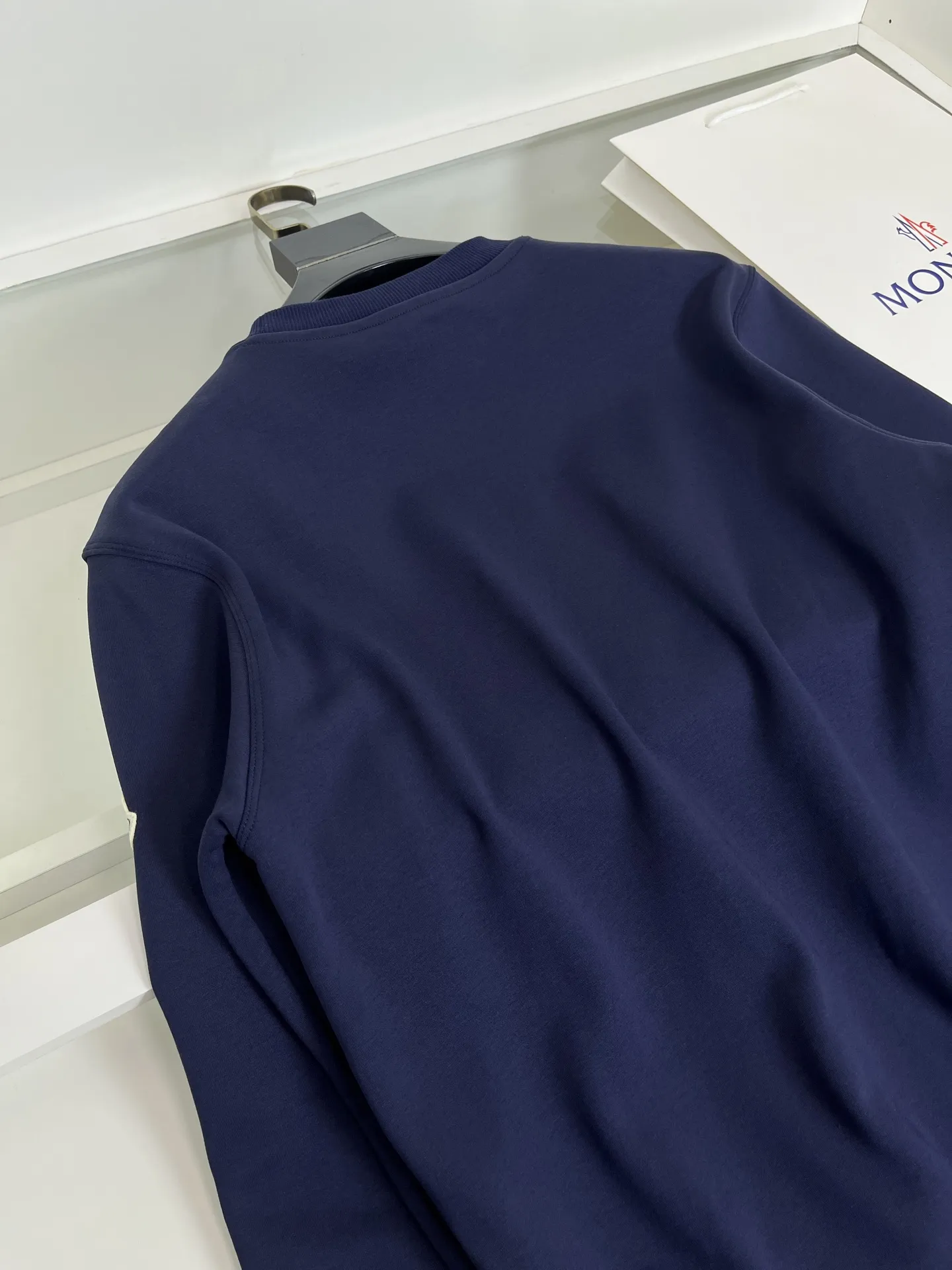 Moncler モンクレール 2025秋冬 ブルー 刺繍ロゴスウェット - 画像 (9)
