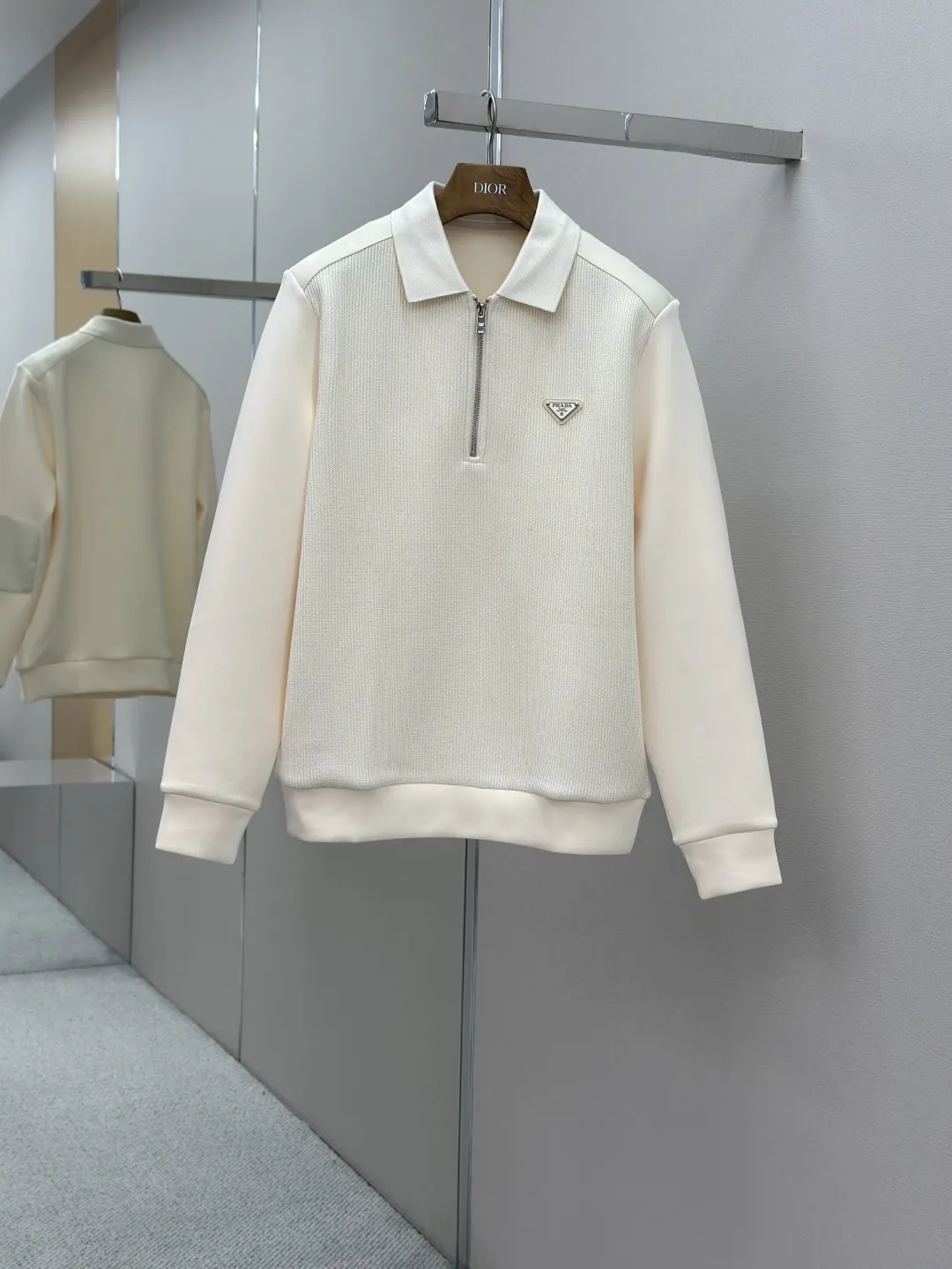 PRADA 25FW新しい秋冬ラペルセーター ホワイト ハーフジップデザイン