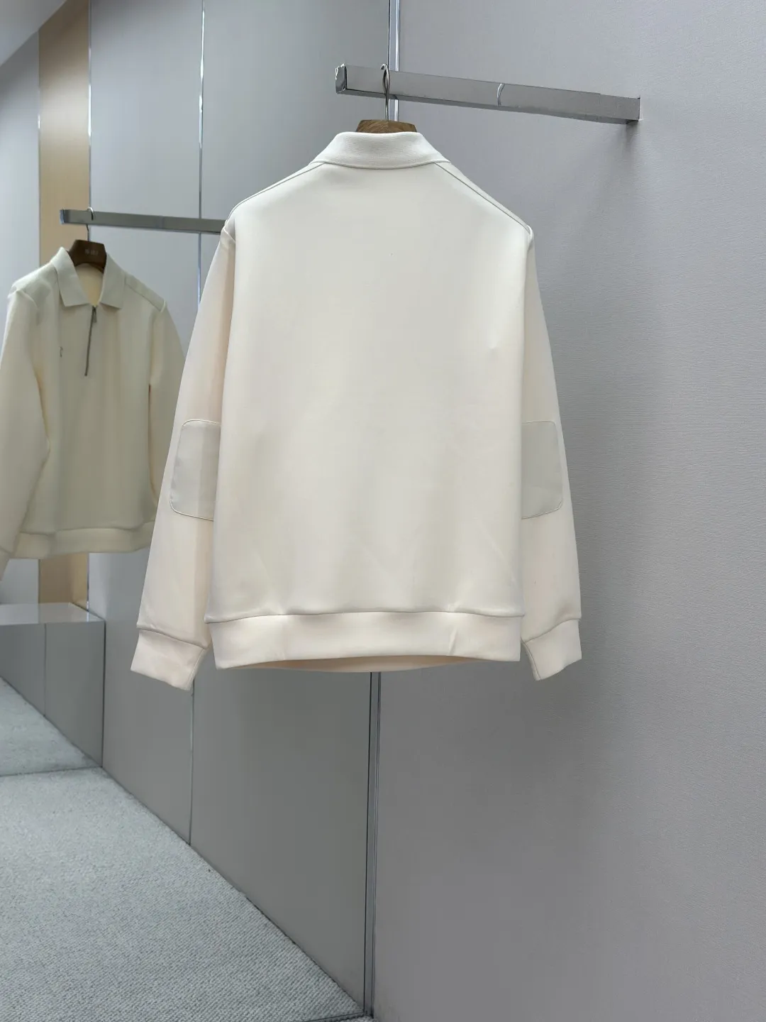 PRADA 25FW新しい秋冬ラペルセーター ホワイト ハーフジップデザイン - 画像 (3)