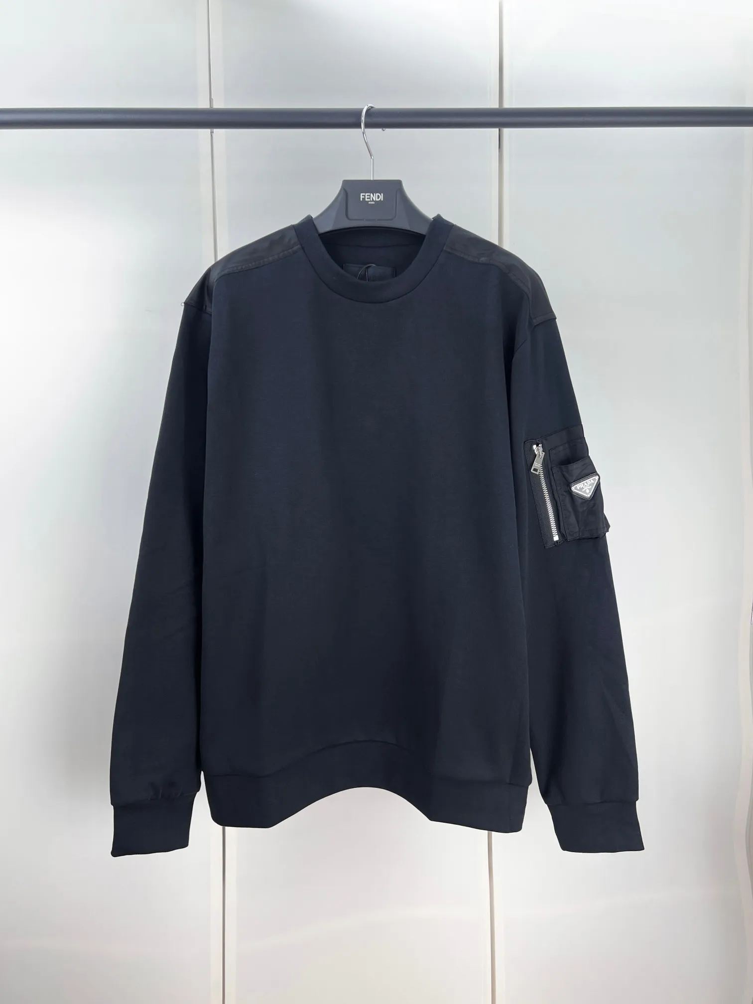 Prada プラダ ニロンポケットステッチ 黒 ウェア