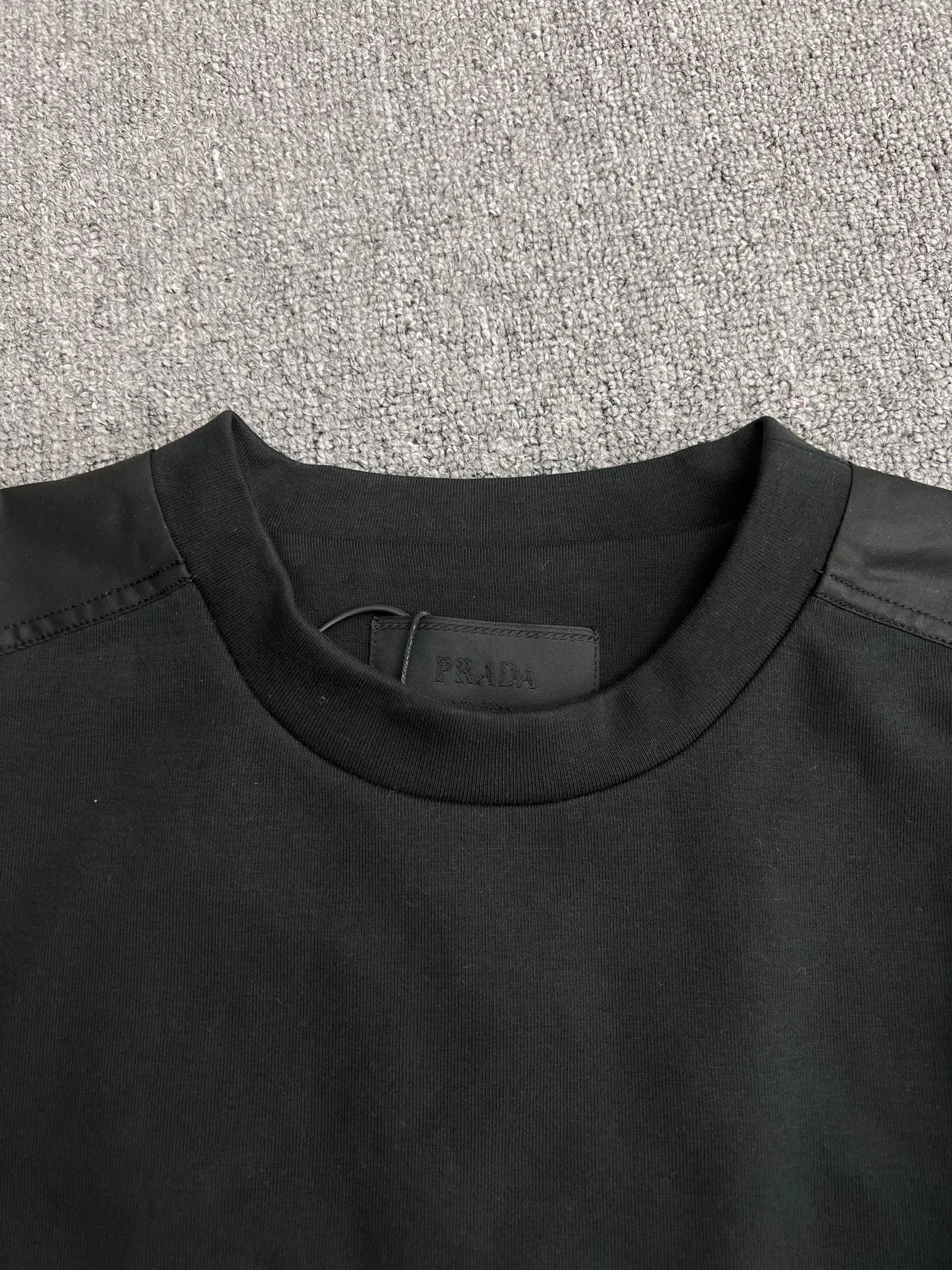 Prada プラダ ニロンポケットステッチ 黒 ウェア - 画像 (4)