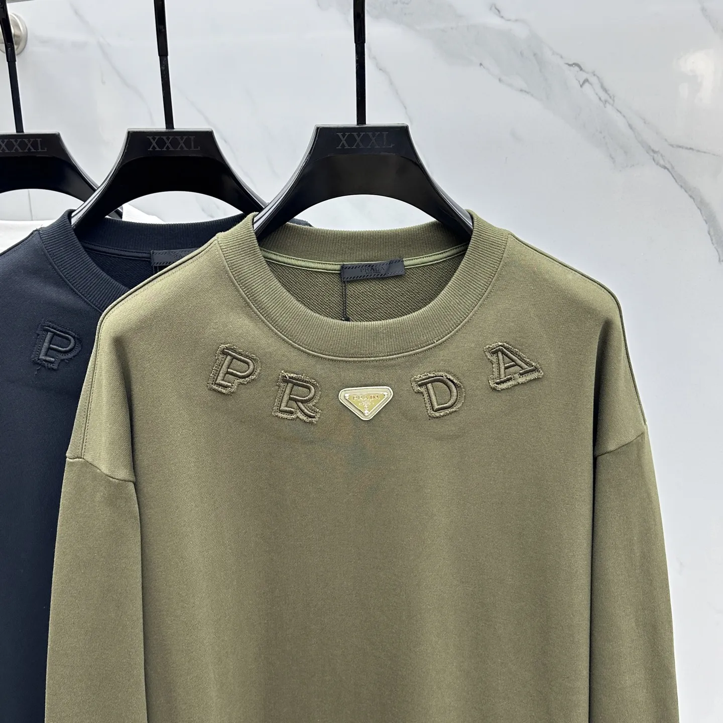 Prada 2025秋冬新品オリーブグリーン - 画像 (3)