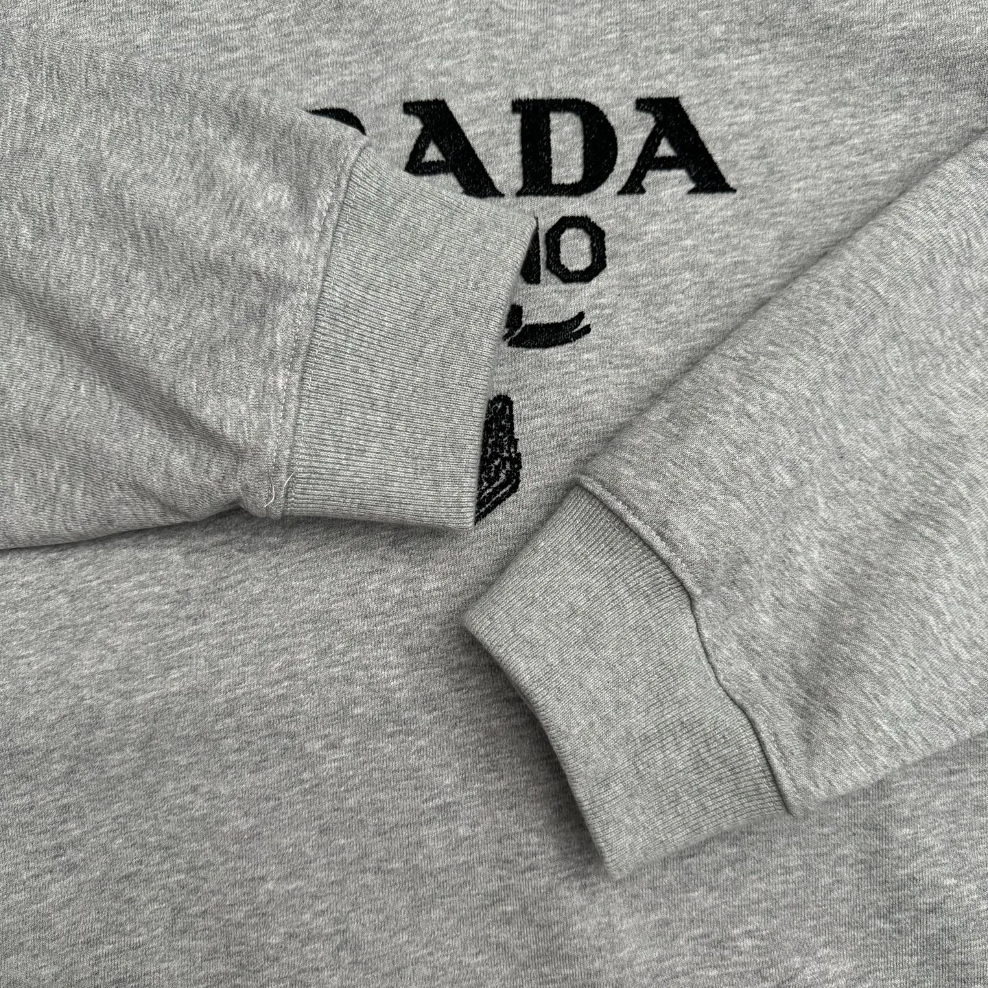 PRADA グレー刺繍POLOスウェットオーバーサイズ - 画像 (9)