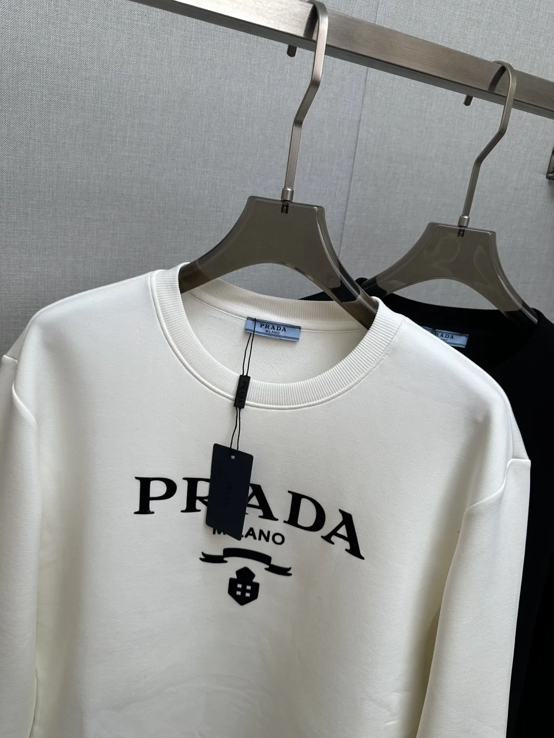 PRADA 2025秋冬の新作長袖スウェット - 画像 (3)