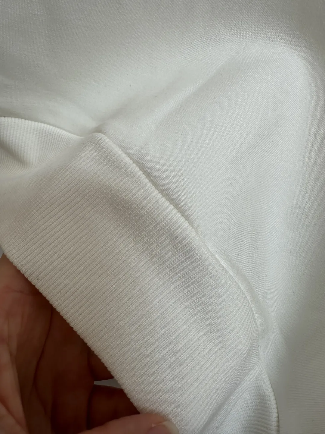 PRADA 2025秋冬の新作長袖スウェット - 画像 (9)