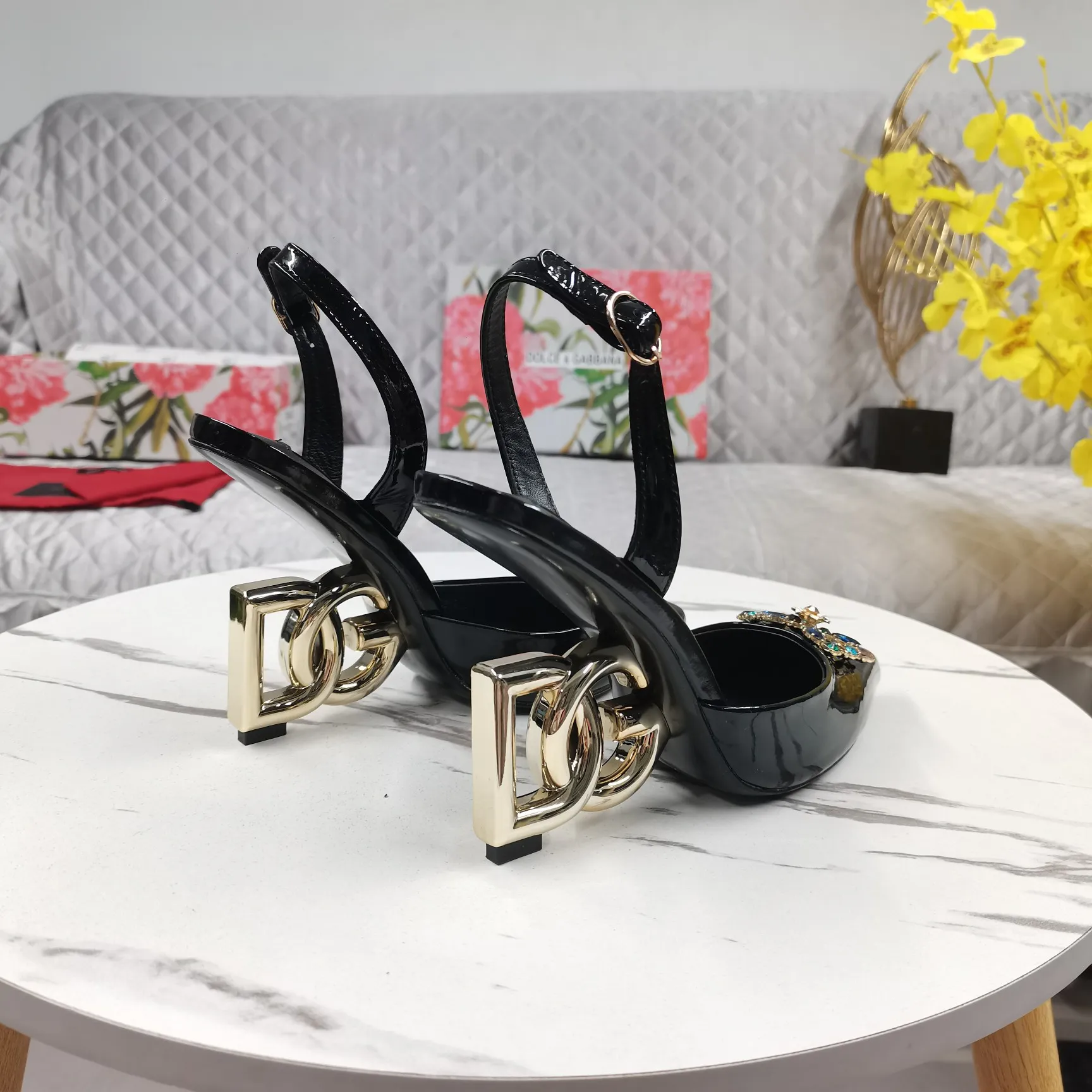 Dolce&Gabbana黒チャンキーヒールスリッパ新作 - 画像 (4)