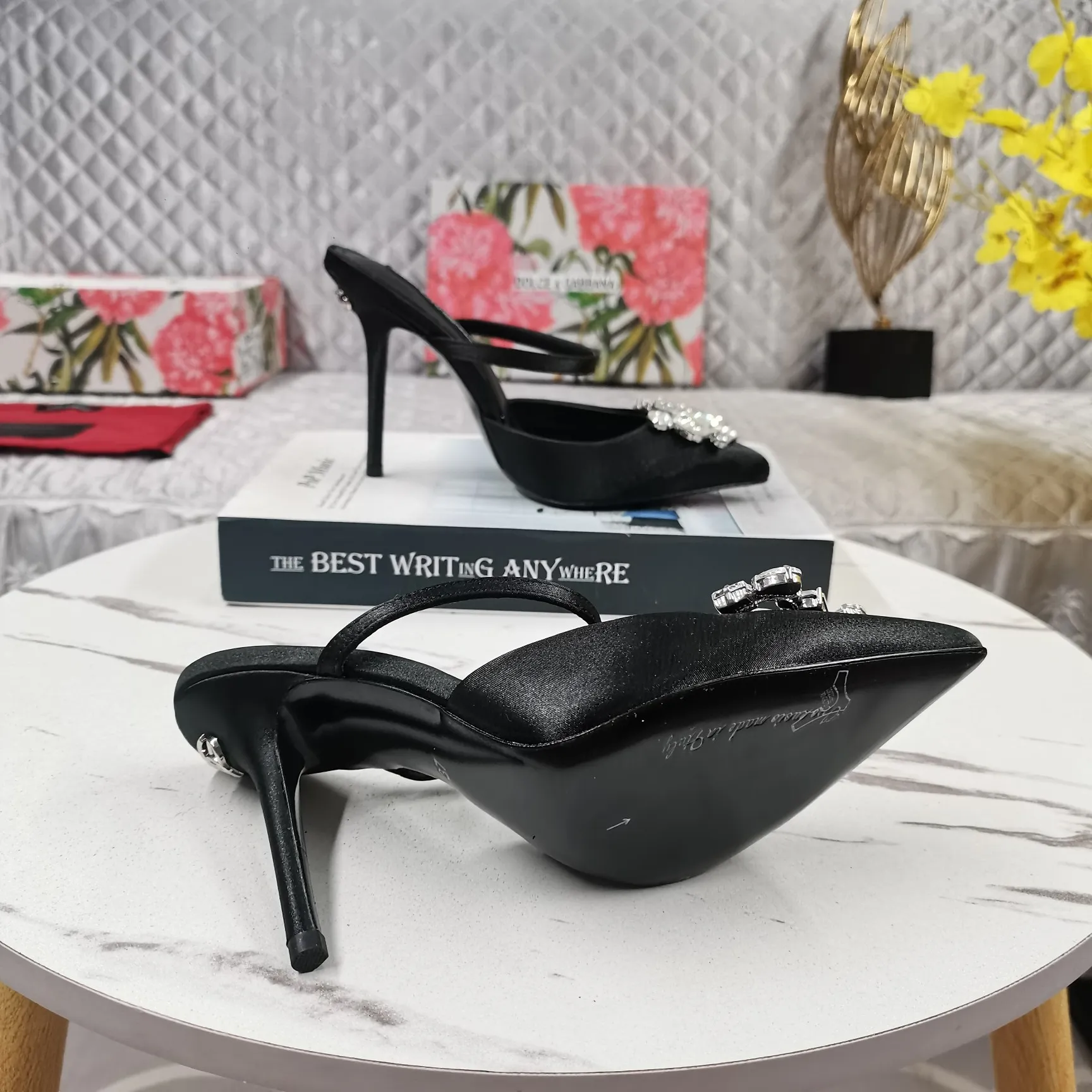 Dolce&Gabbana新作黒スリッパクリスタルデザイン - 画像 (10)