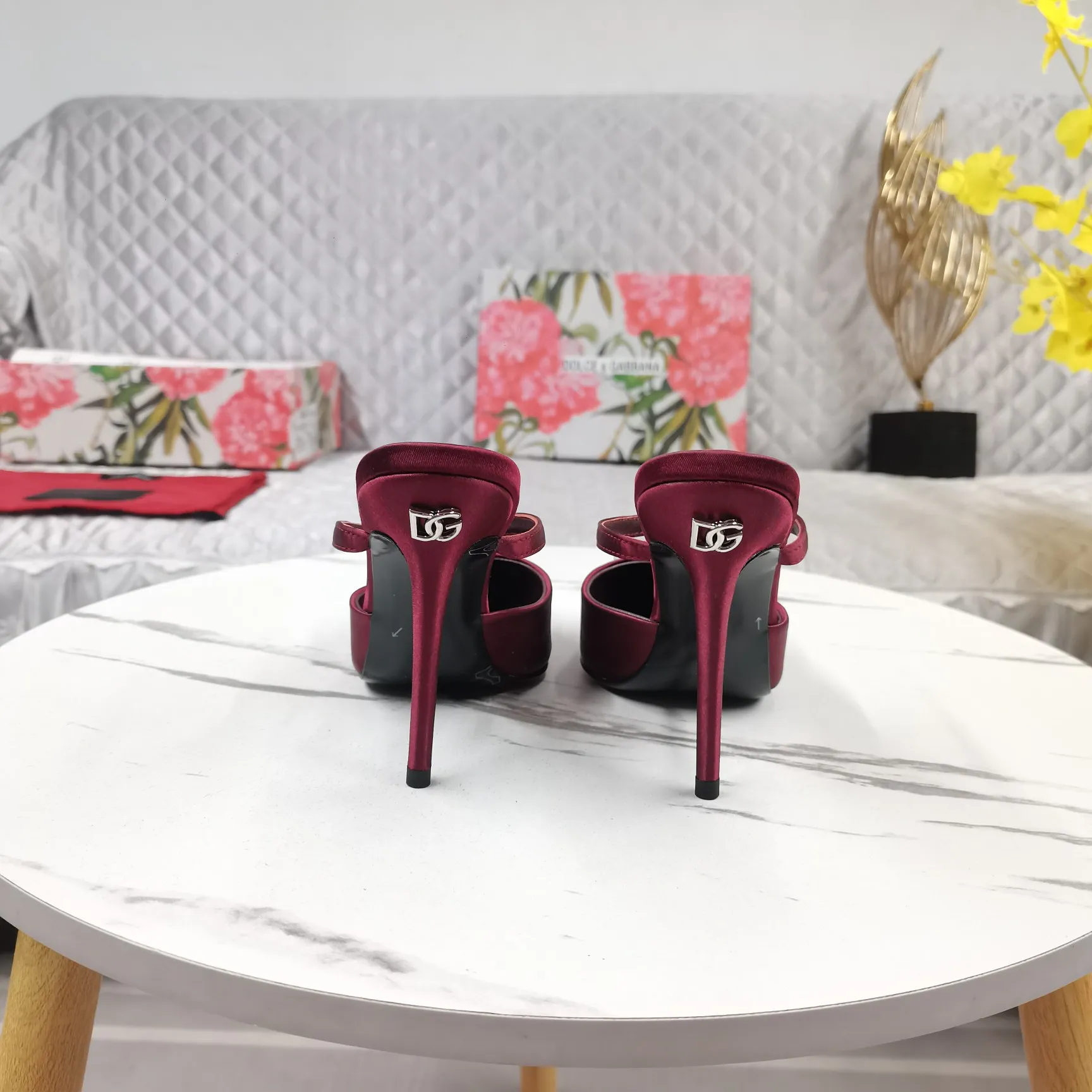 Dolce&Gabbana 赤色スリッパ 新作チャンキーヒール - 画像 (7)