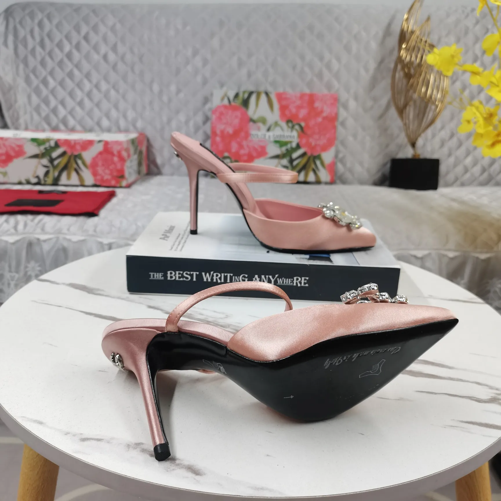 Dolce&Gabbana ピンクスリッパ 新作リボンデザイン - 画像 (8)