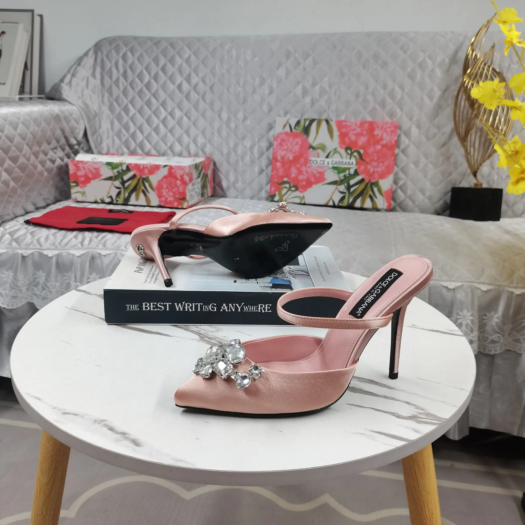 Dolce&Gabbana ピンクスリッパ 新作リボンデザイン - 画像 (10)