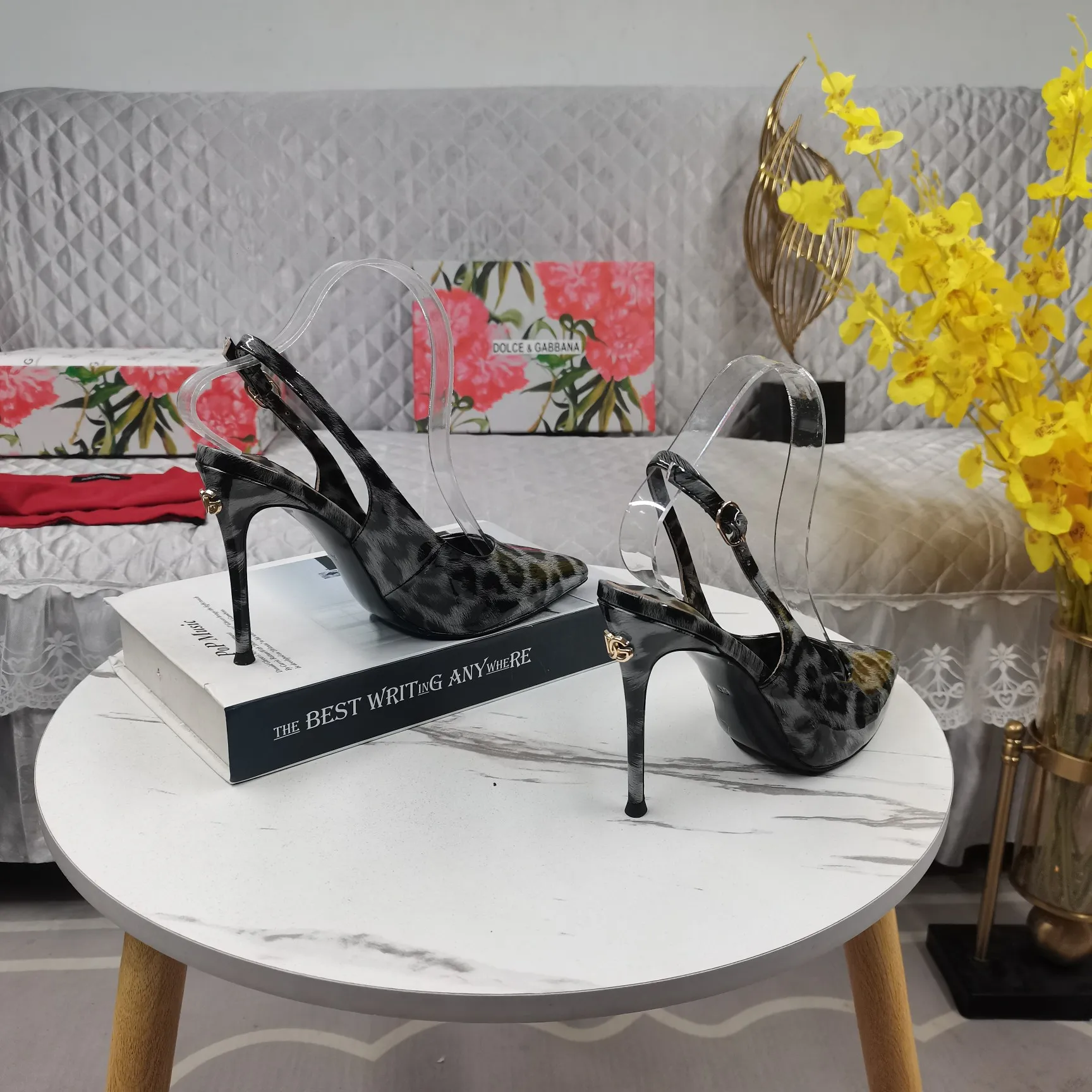 Dolce&Gabbana グレーヒョウ柄ハイヒールサンダル新作 - 画像 (9)