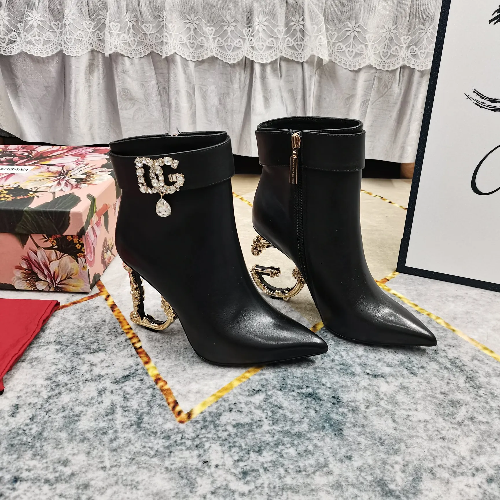 DOLCE&GABBANA ブラック 高品質なモデル アンクルブーツ