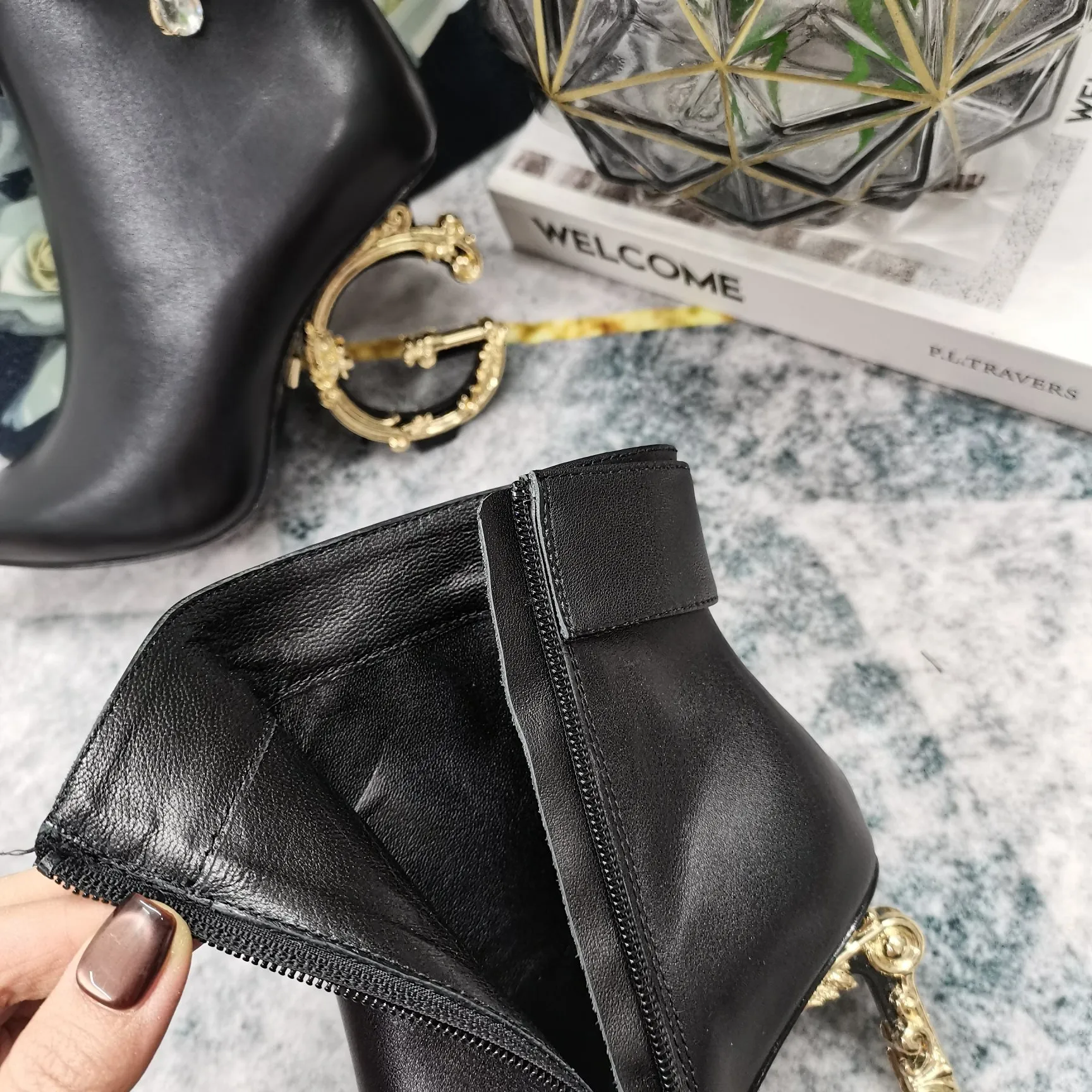 DOLCE&GABBANA ブラック 高品質なモデル アンクルブーツ - 画像 (9)