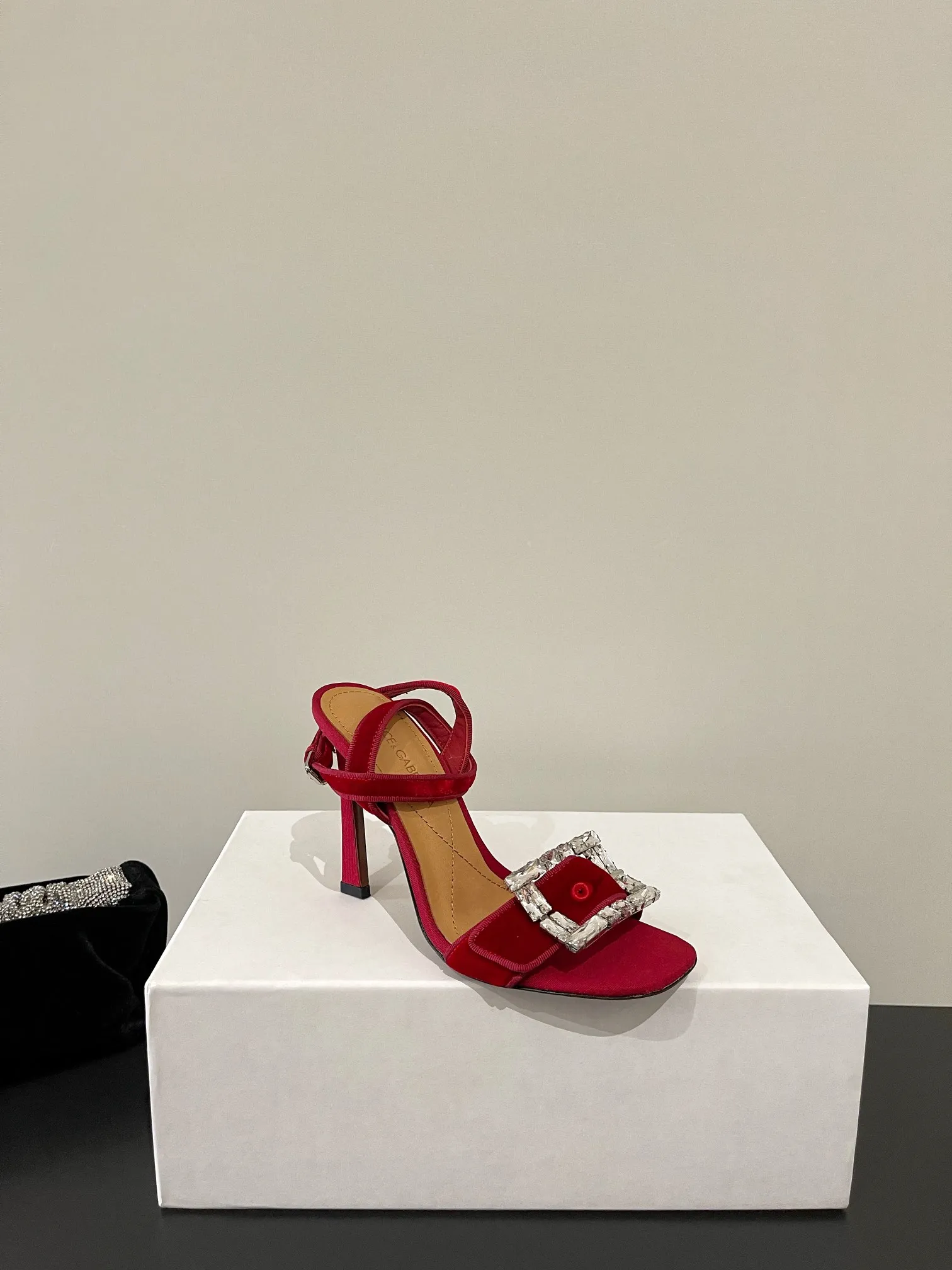 D&GGiuseppeZanottiレッドシルクサンダル新作 - 画像 (9)