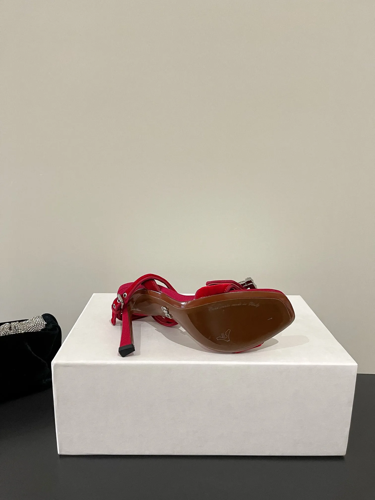 D&GGiuseppeZanottiレッドシルクサンダル新作 - 画像 (10)