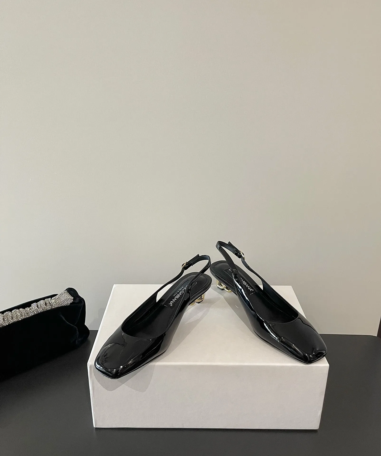 D&Gドゥガッバーナ黒四角い頭ローファー新作 - 画像 (4)