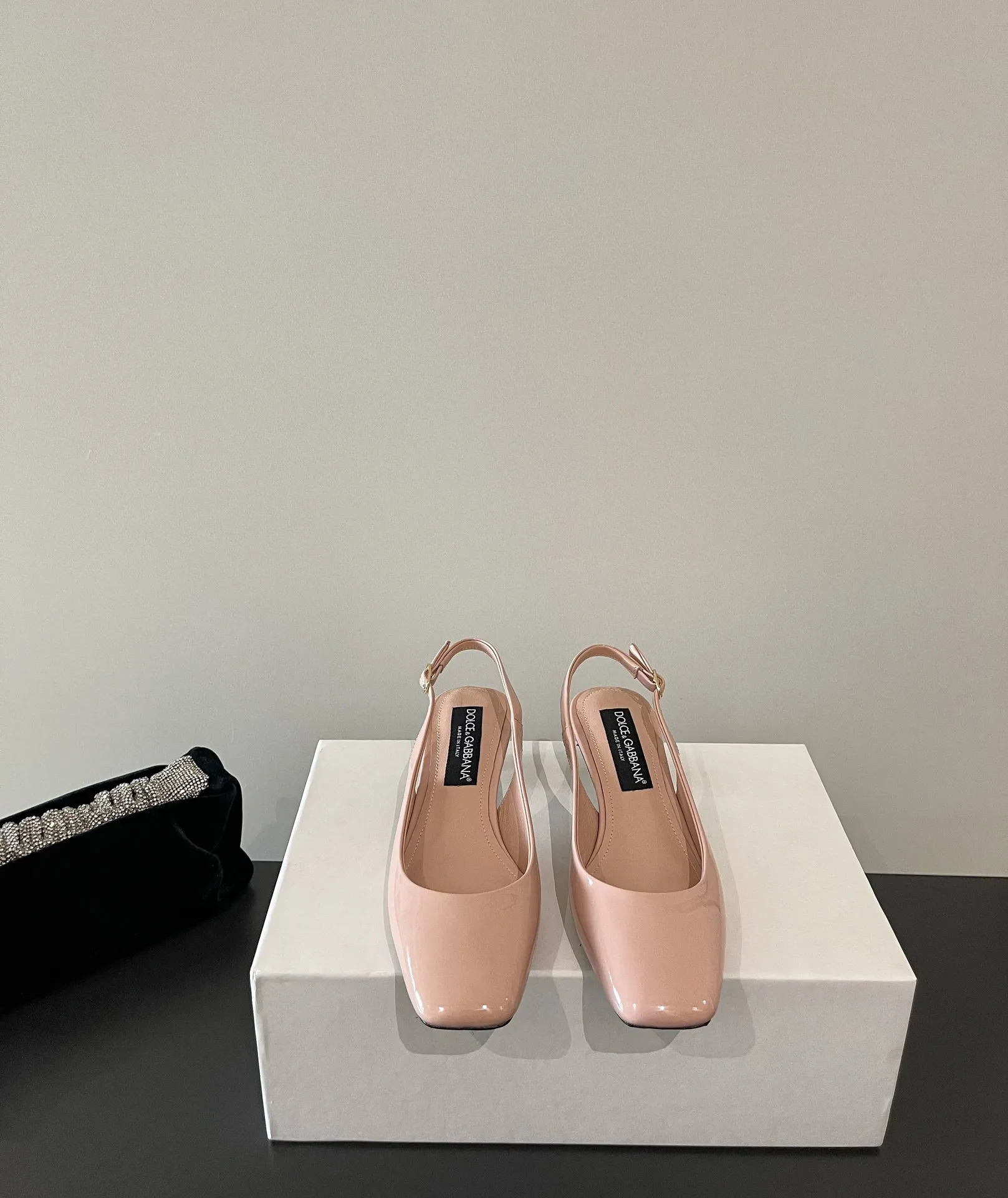 DOLCE&GABBANA ピンクローファー新作