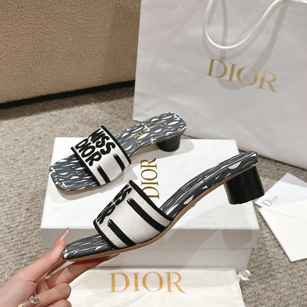 クリスチャンディオールグレースリッパ2024新作 - 画像 (3)