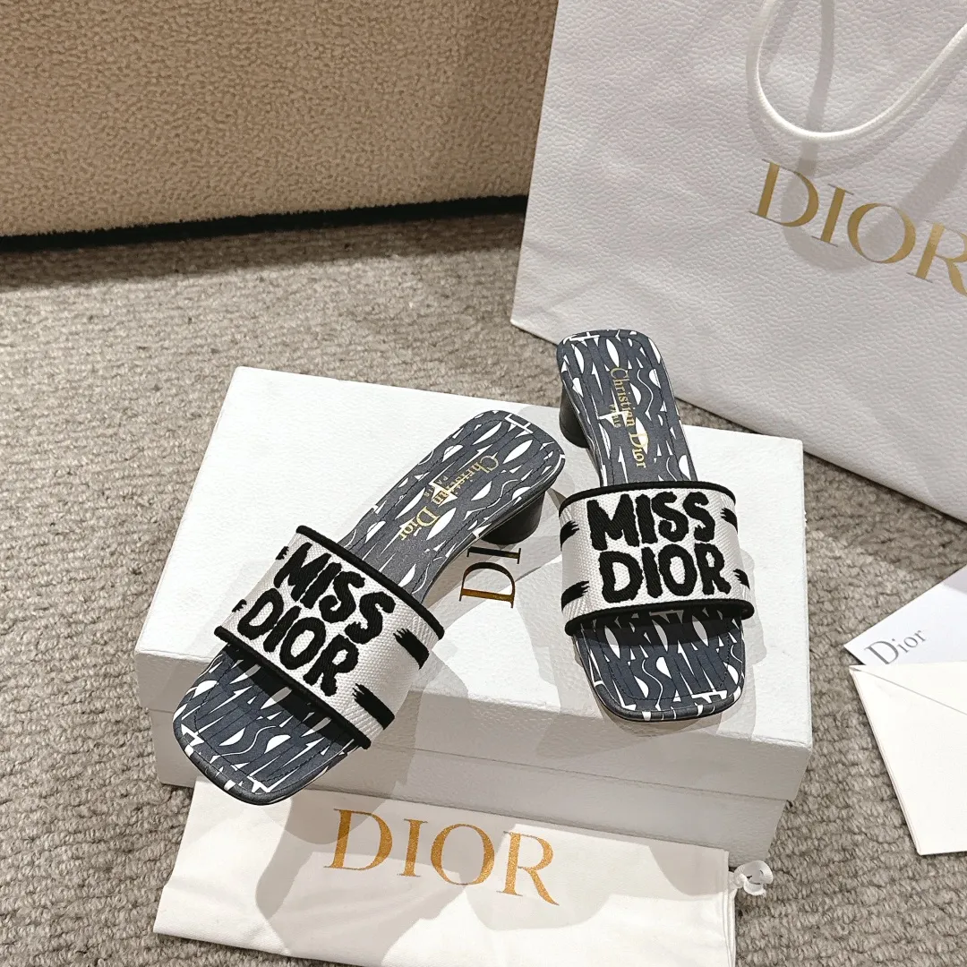 クリスチャンディオールグレースリッパ2024新作 - 画像 (4)