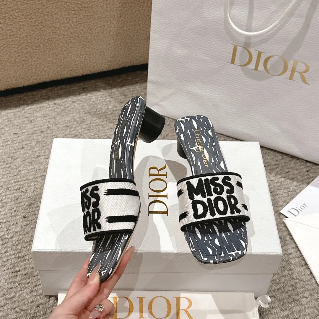 クリスチャンディオールグレースリッパ2024新作 - 画像 (6)