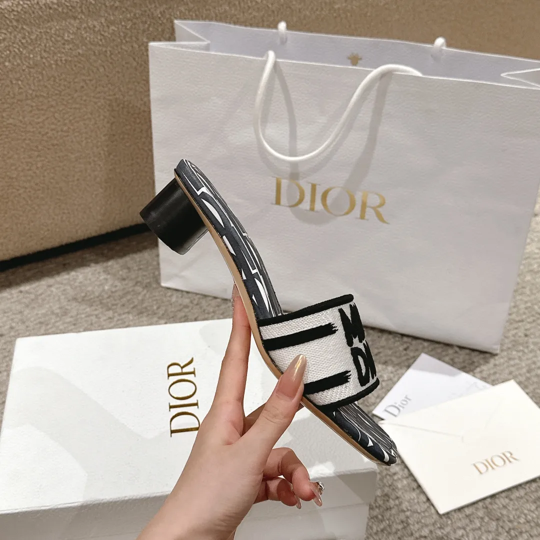 クリスチャンディオールグレースリッパ2024新作 - 画像 (7)